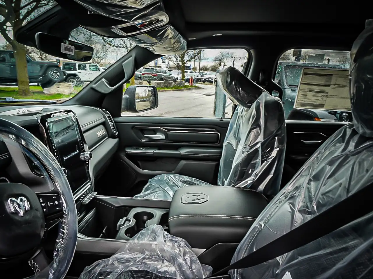 RAM 1500 снимка RAM 1500
