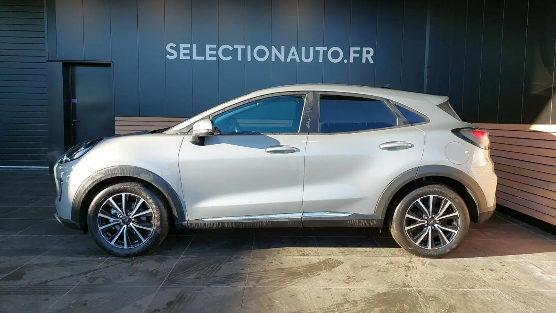 Ford Puma 1.0EcoB Hyb 125 mHEV PShift TITANIUM - 2