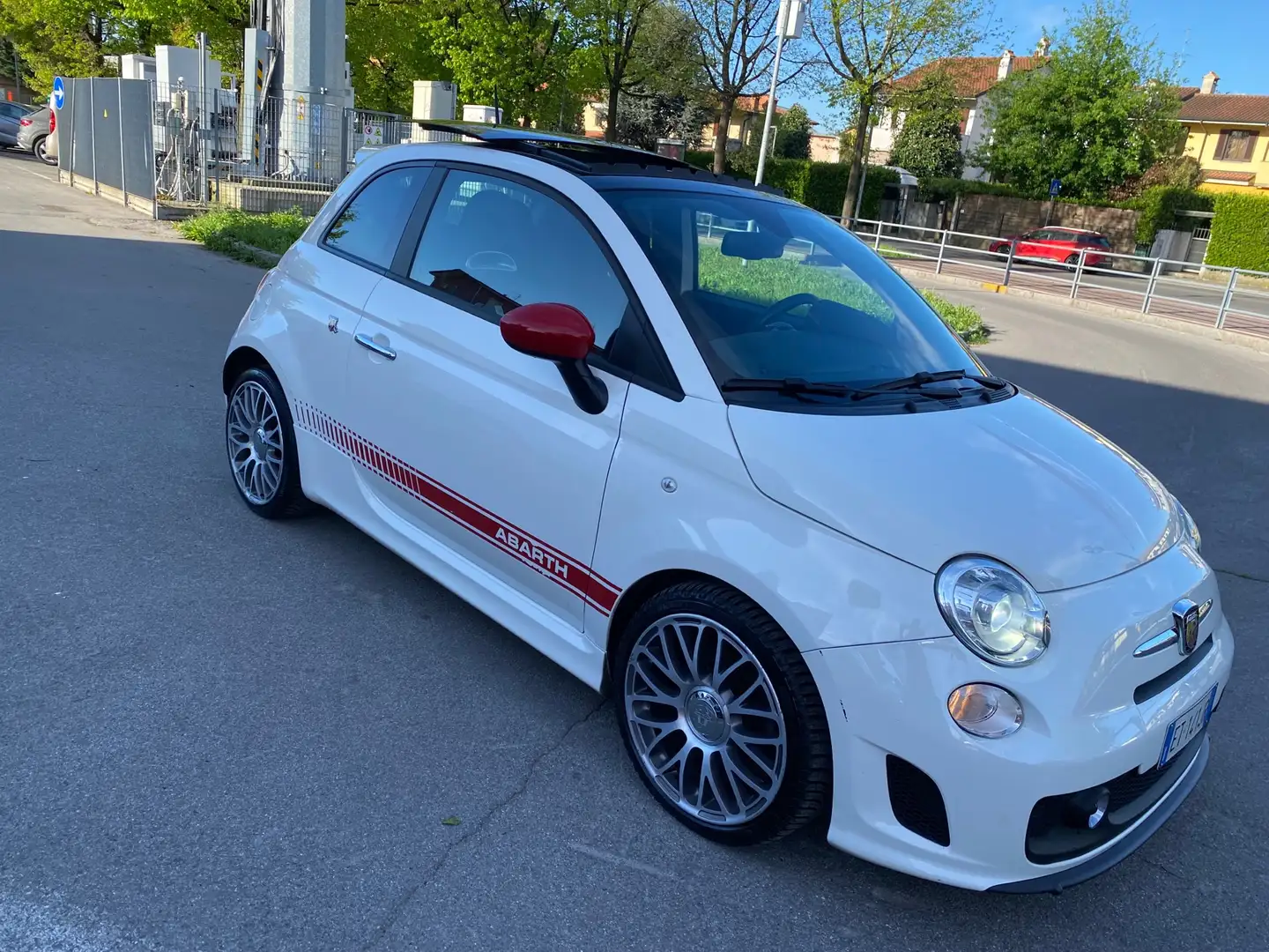 Abarth 500 1.4 16v t. t-jet Custom 140cv mta Biały - 2