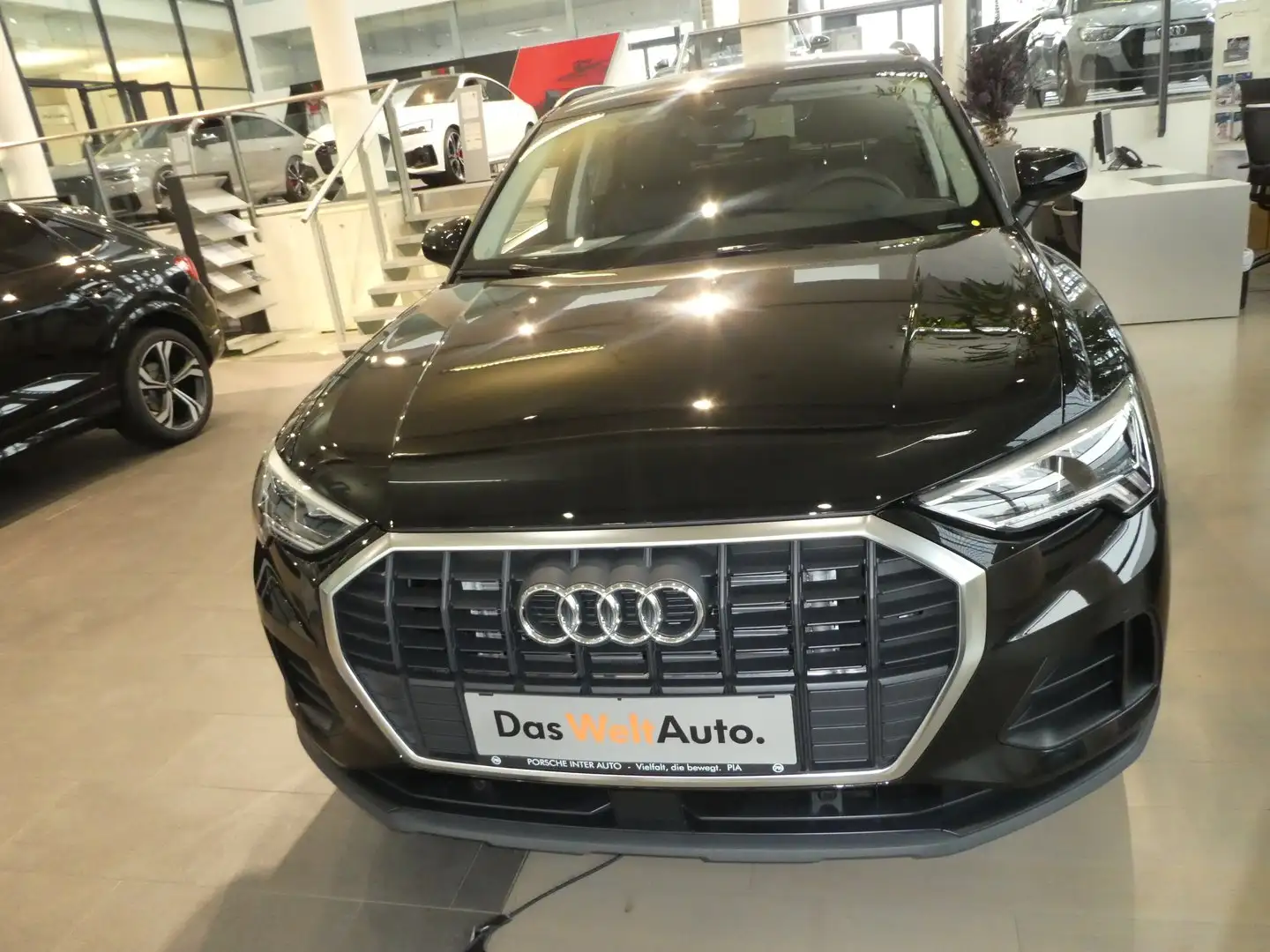Audi Q3 35 TDI intense Schwarz - 2