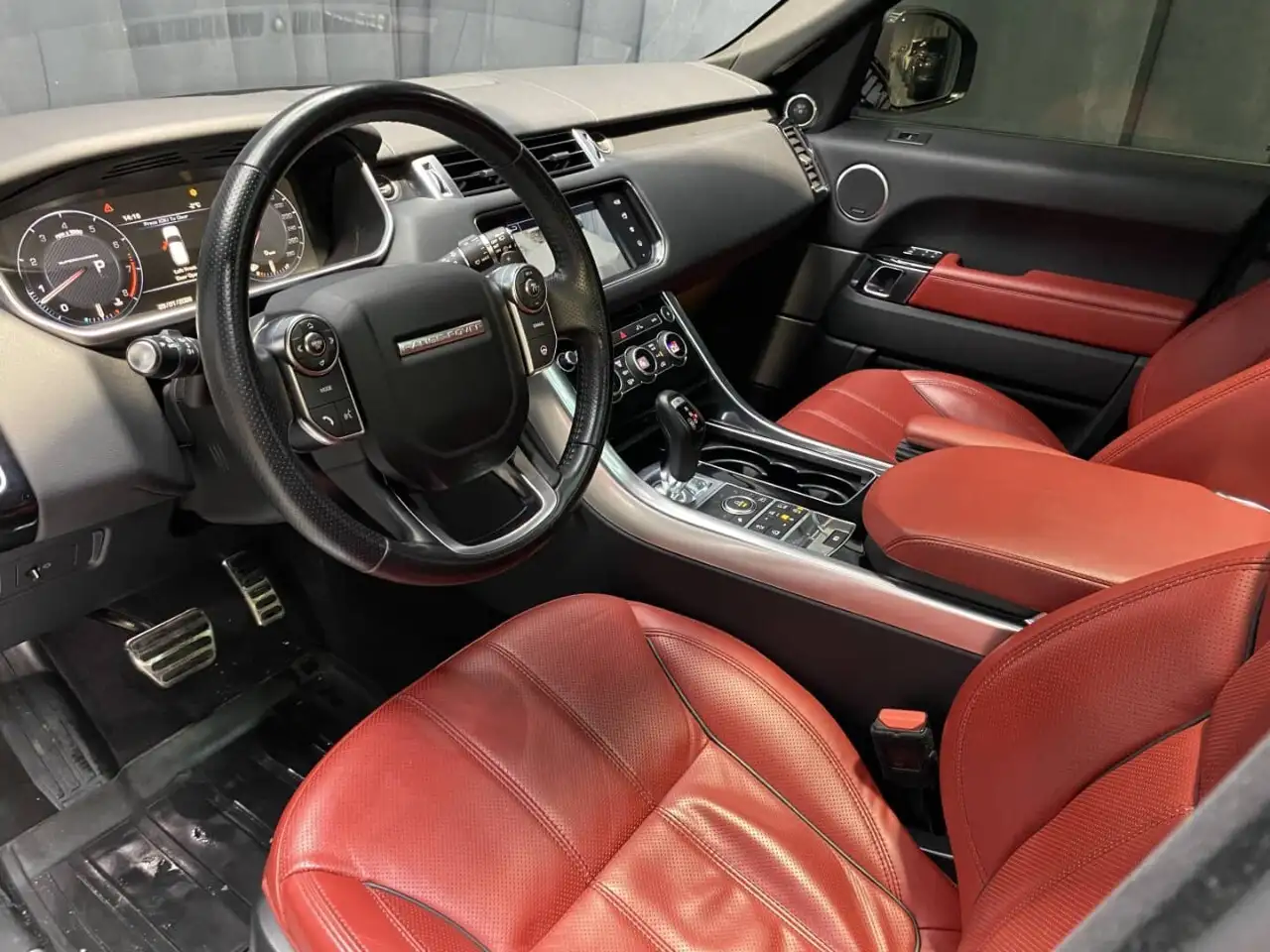 Land Rover Range Rover Sport снимка Land Rover Range Rover Sport