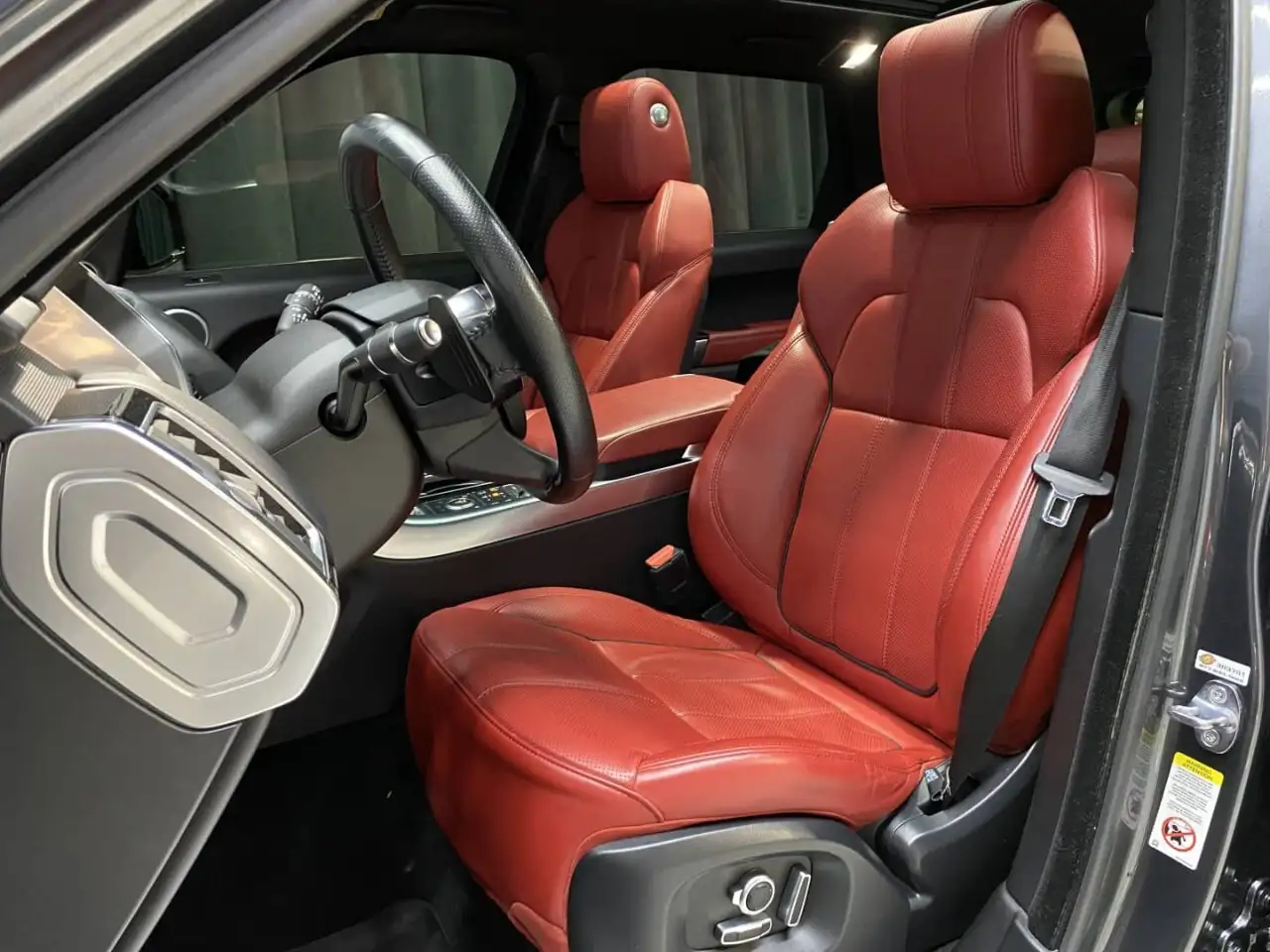 Land Rover Range Rover Sport снимка Land Rover Range Rover Sport