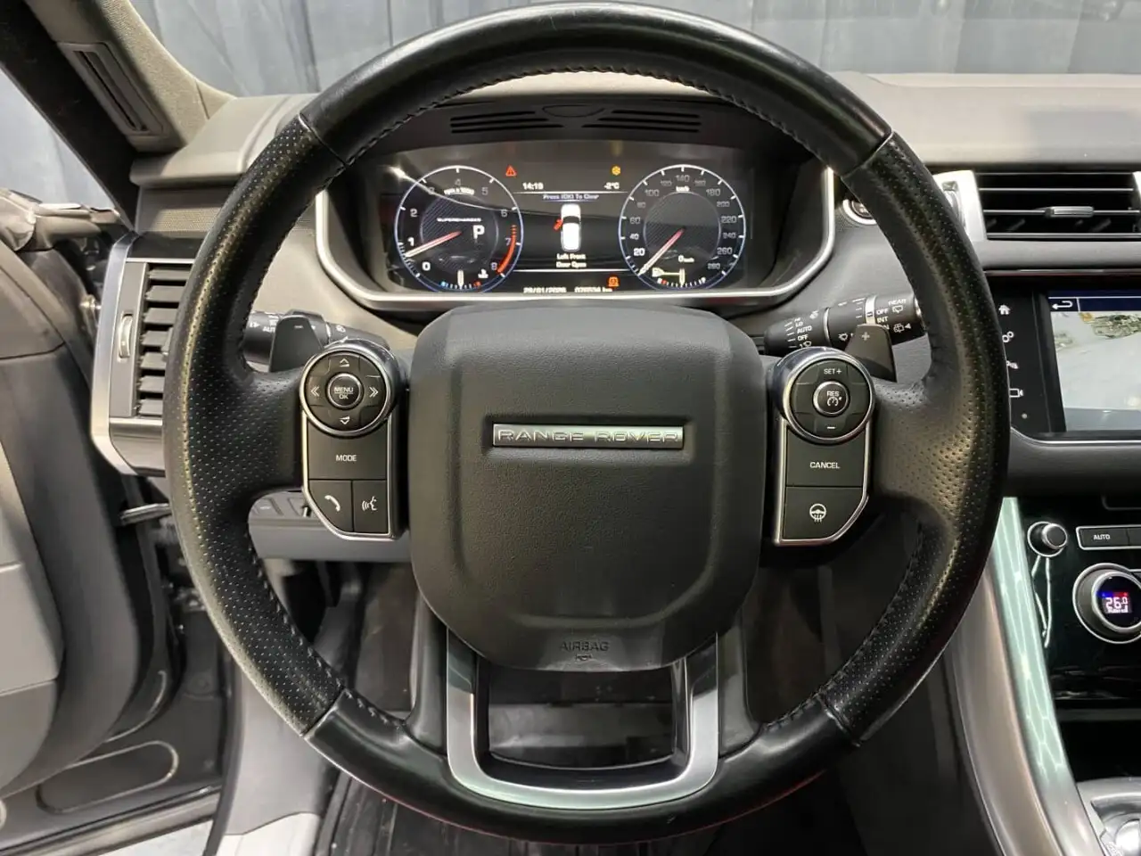 Land Rover Range Rover Sport снимка Land Rover Range Rover Sport