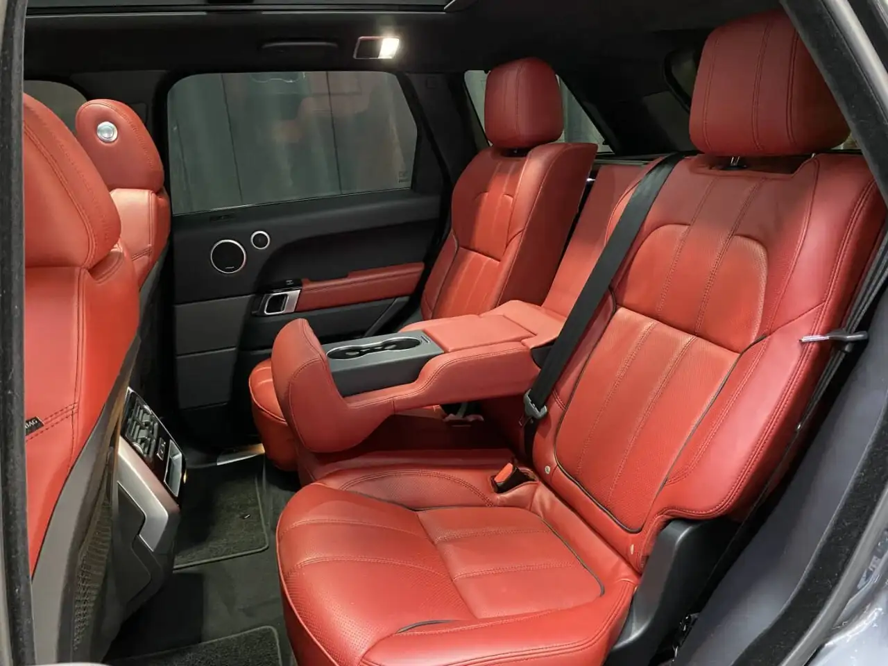 Land Rover Range Rover Sport снимка Land Rover Range Rover Sport