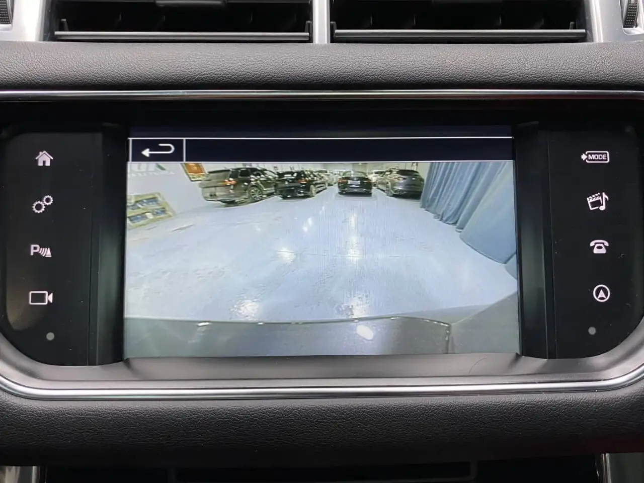 Land Rover Range Rover Sport снимка Land Rover Range Rover Sport