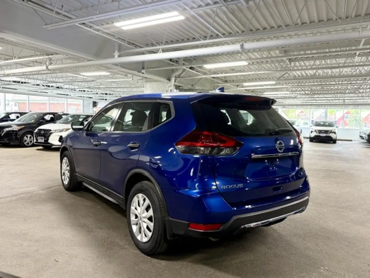 Nissan Rogue снимка Nissan Rogue
