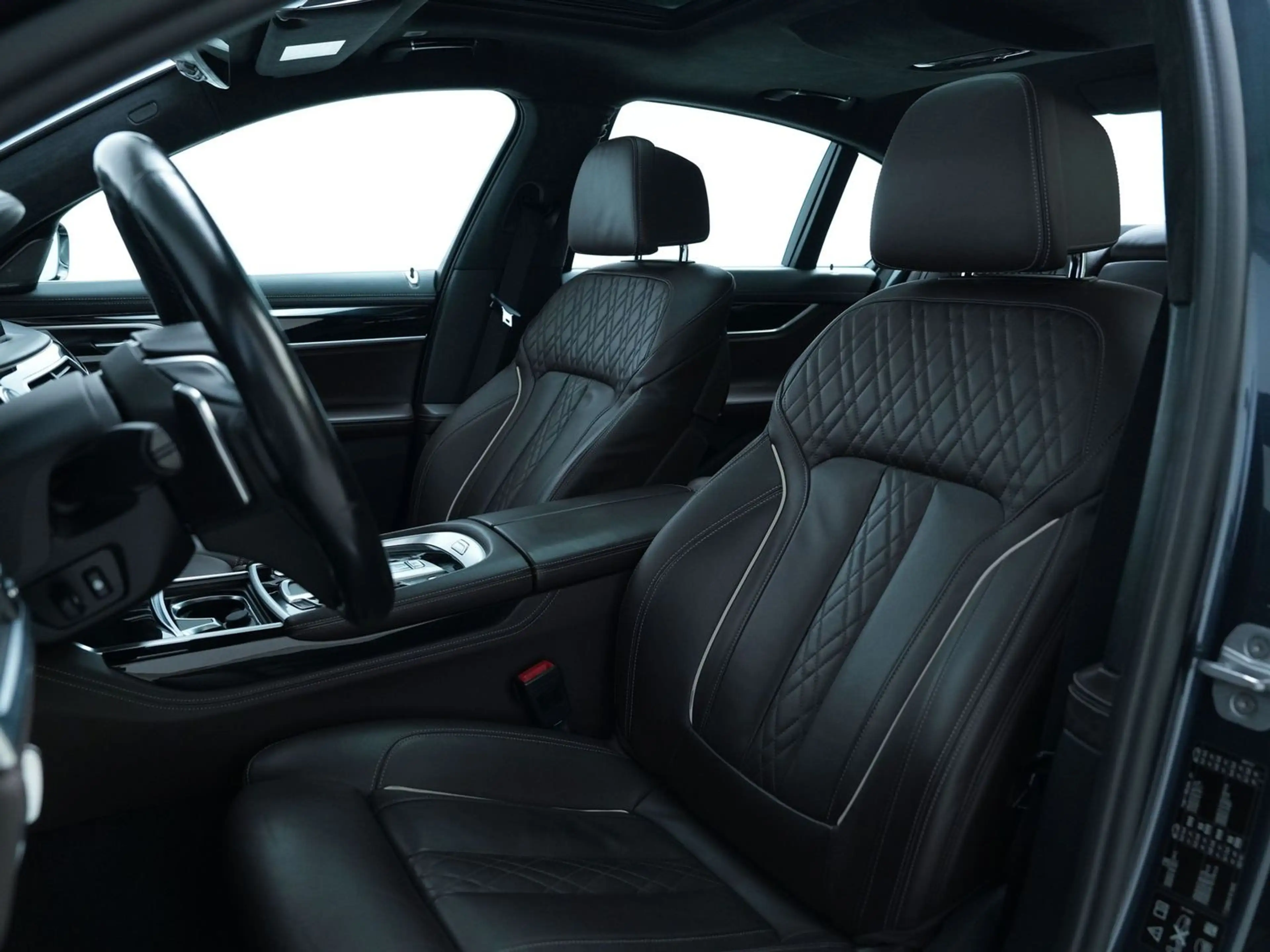 BMW 750 i xDrive*HUD*HARMAN-KARDON*ACC*SOFTC*LUFTF* — photo 9