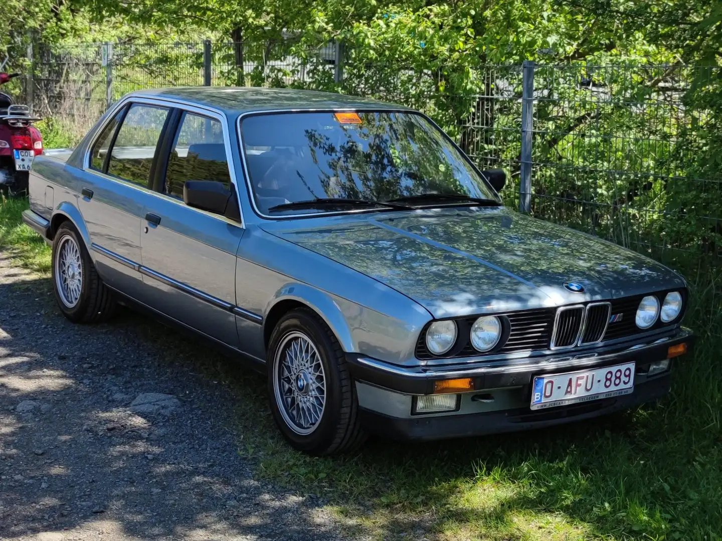 BMW 325 325i Bleu - 1