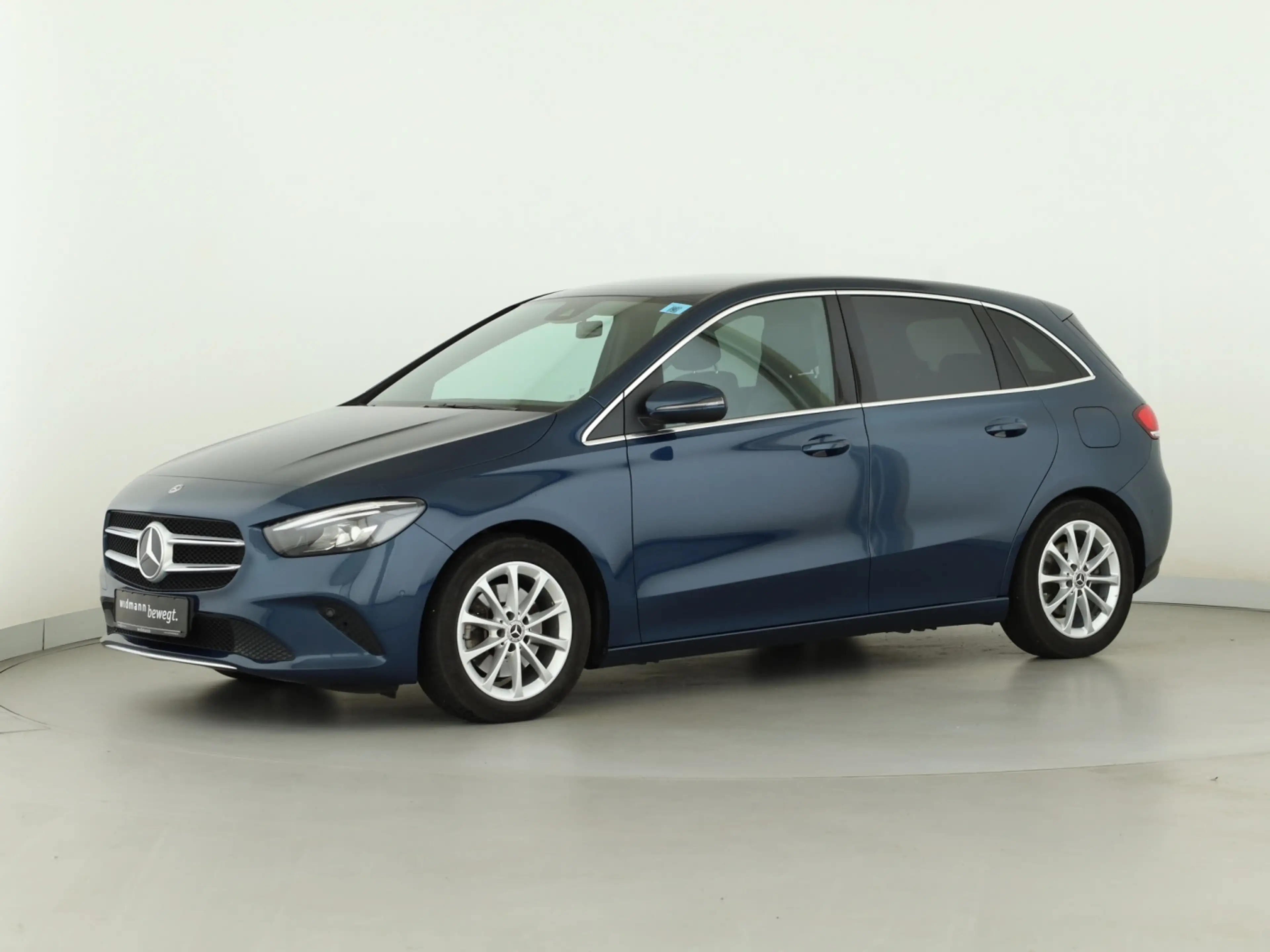 Mercedes-Benz B 220 4M *Progressive*LED*Navi*Park-Paket*Navi** — photo 5