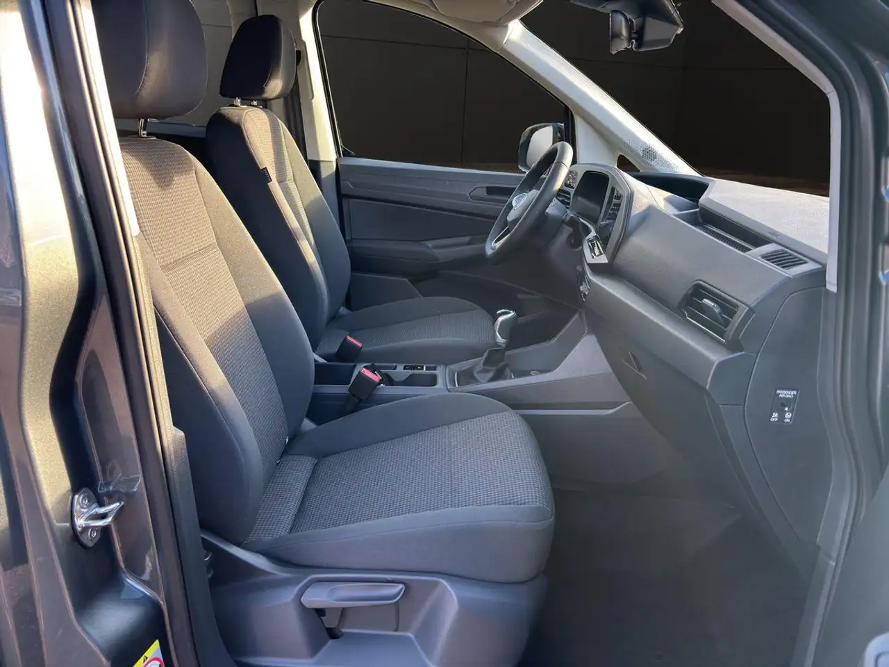 Volkswagen Caddy Family 2.0 TDI AHK ACC RFK APP-CONNECT 12