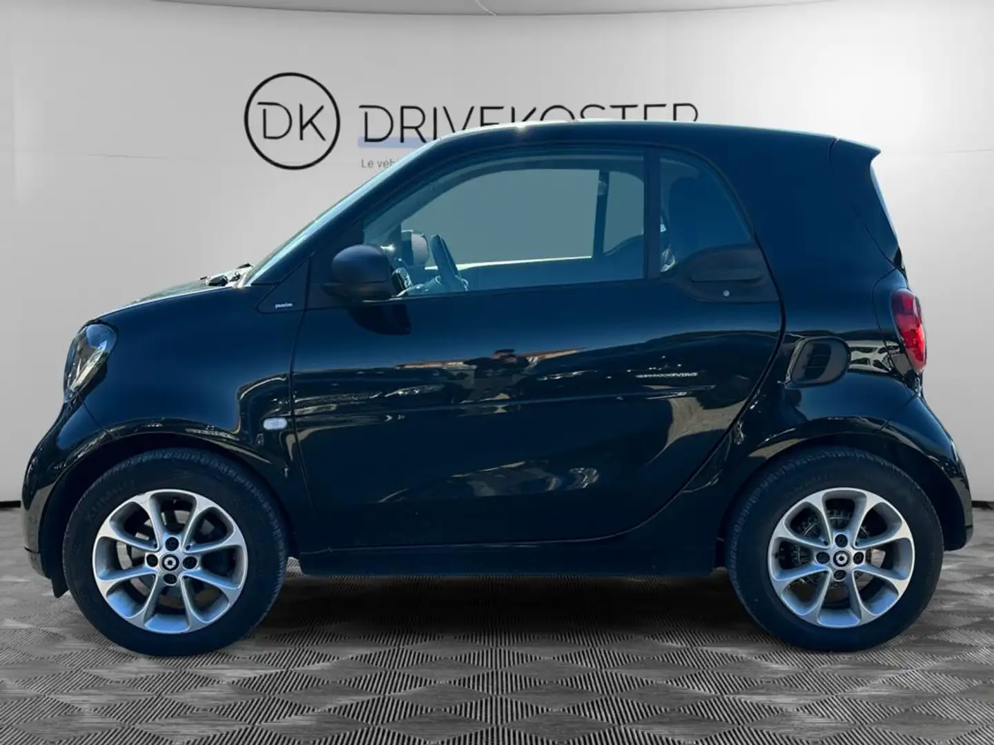 smart forTwo Smart Fortwo Coupe 1.0i - 71 S\u0026S - BV Twinamic  COUPE II  Passion Schwarz - 2