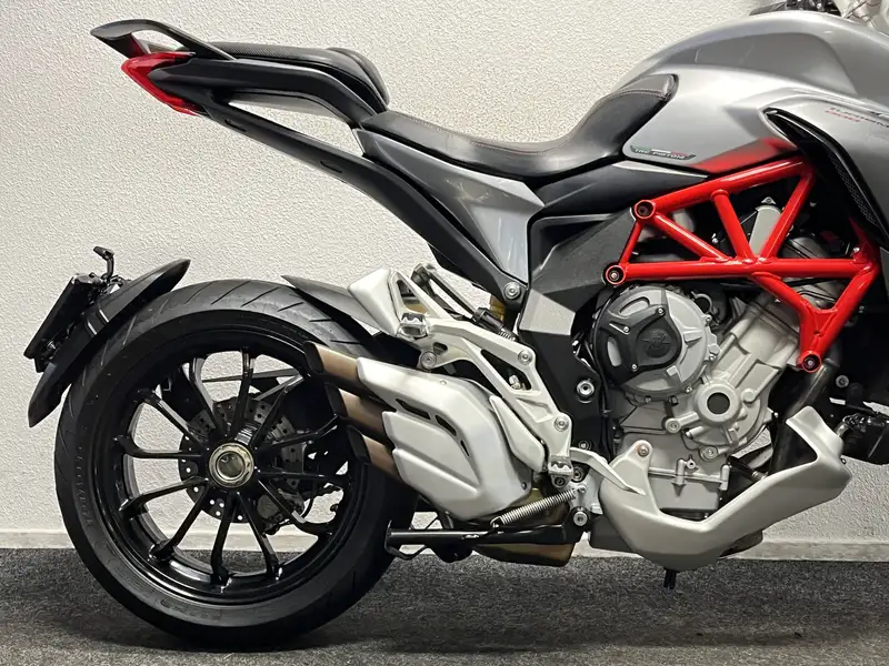 MV Agusta MVAGUSTA TURISMO VELOCE - foto 7
