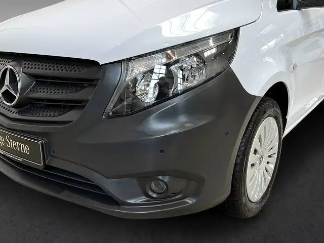 Mercedes-Benz Vito view 3