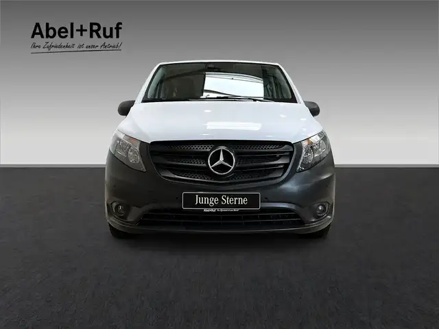Mercedes-Benz Vito view 2