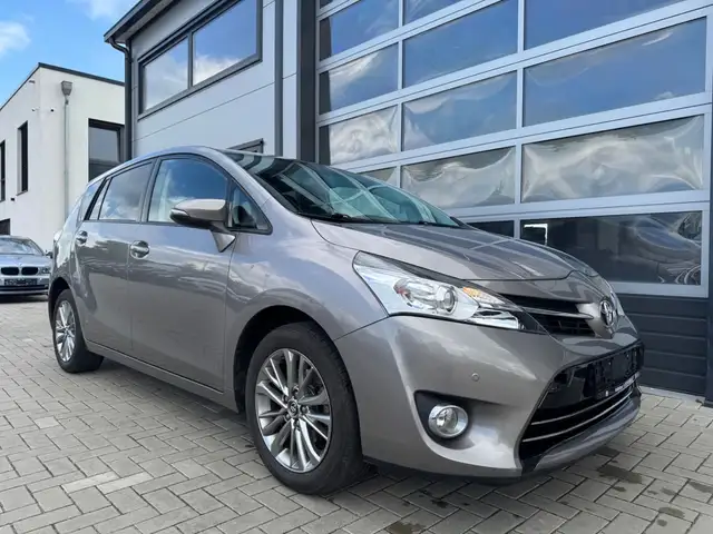Toyota Verso Comfort 1.6 Klimaautomaik PDC Alu