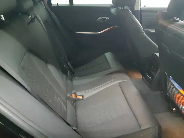 BMW 3 Series view 14