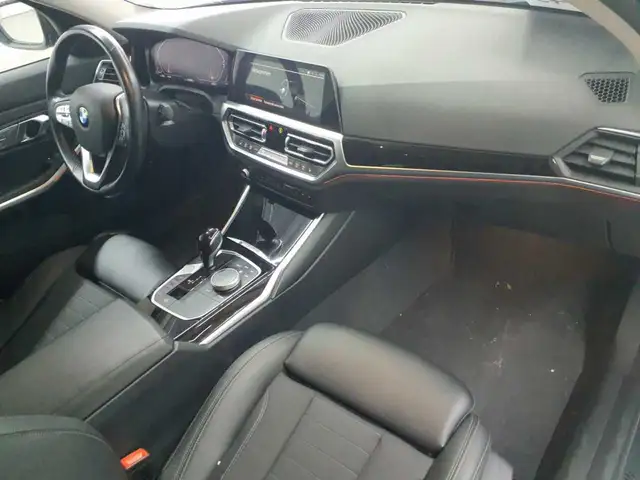BMW 3 Series view 9