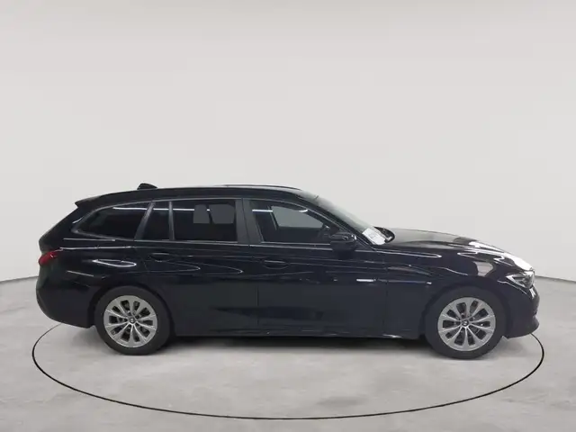 BMW 3 Series view 3