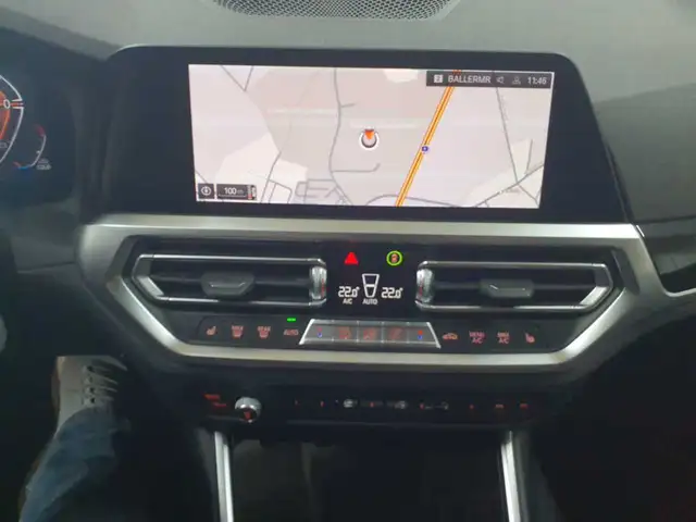 BMW 3 Series view 12