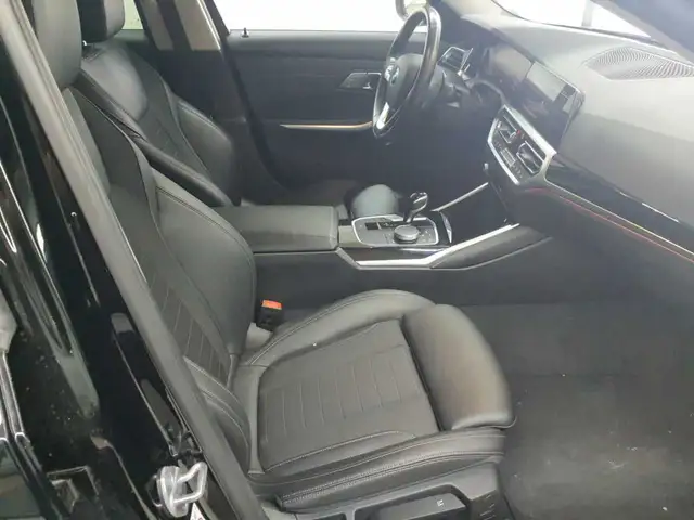 BMW 3 Series view 8