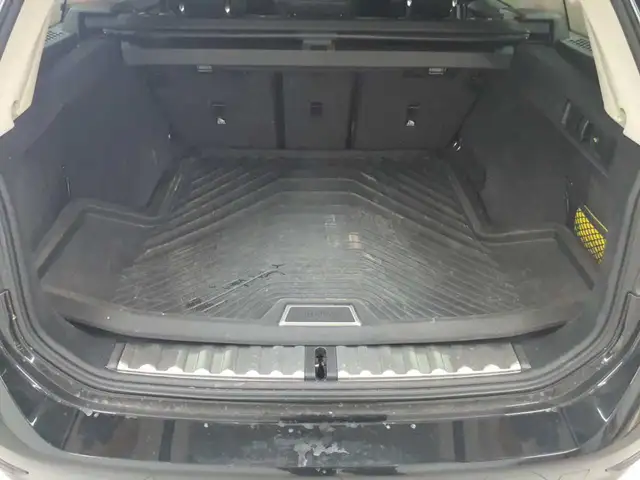 BMW 3 Series view 15