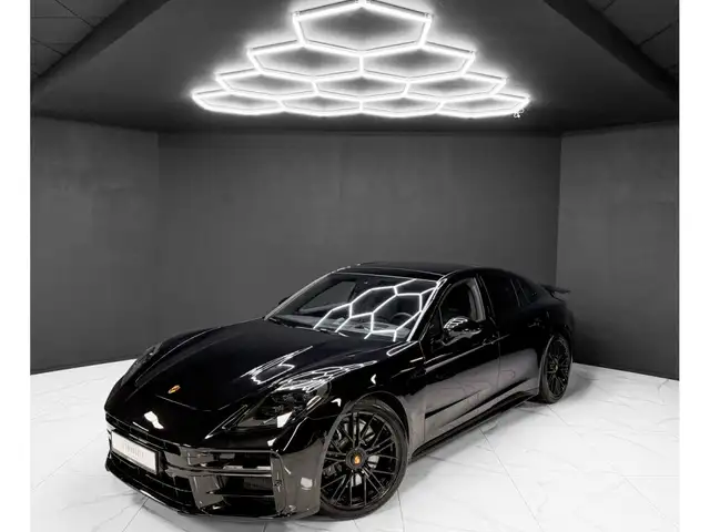 Porsche Panamera 4.0 V8 GTS / 5 SEATS / FULL