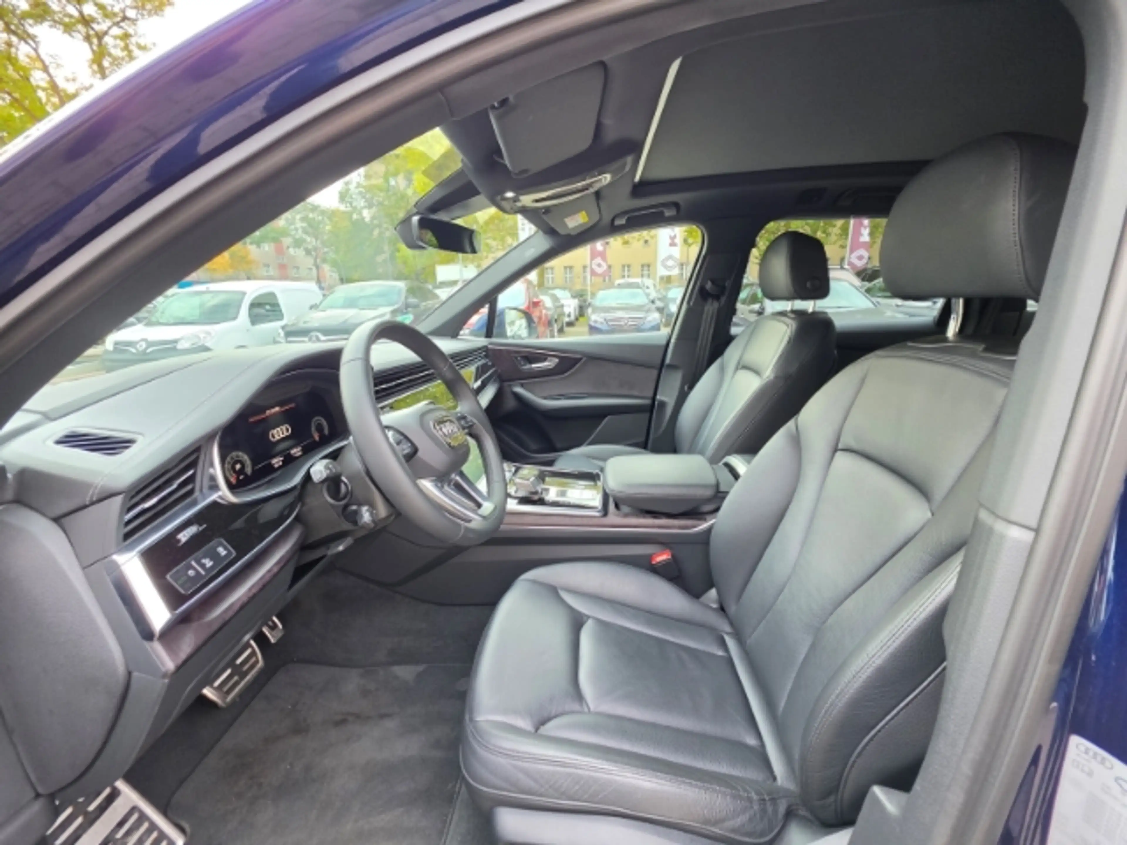 Audi Q7 55 TFSI quattro 7-Sitzer — photo 7