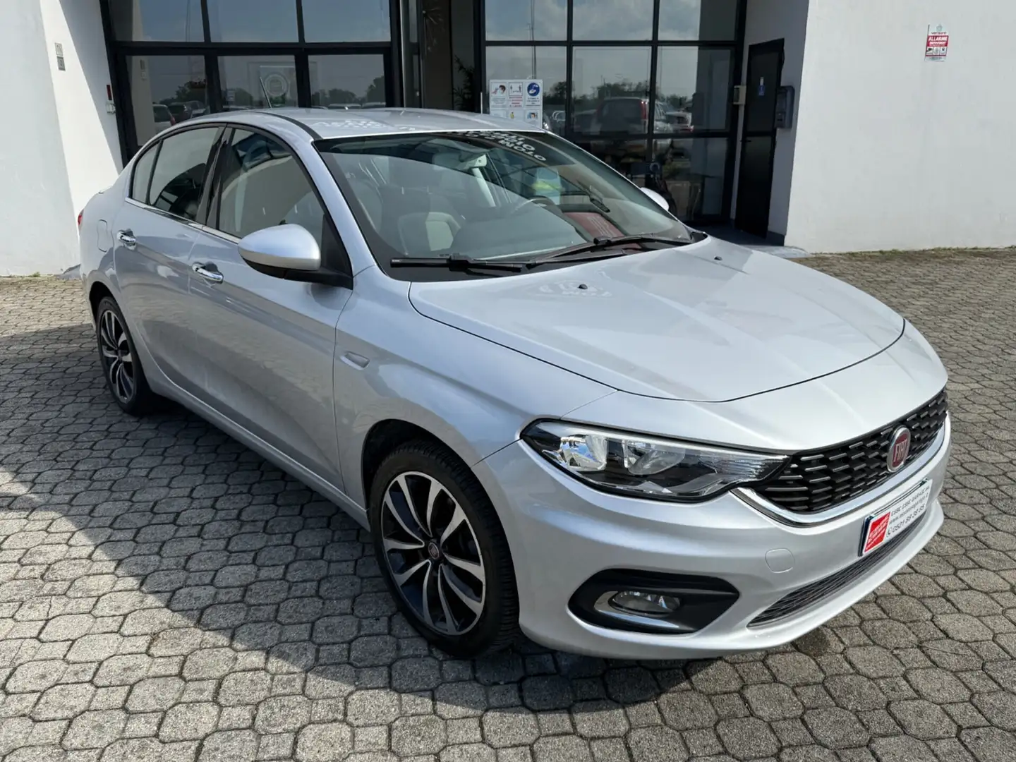 Fiat Tipo Tipo 1.6 Mjt 4 porte Lounge Grigio - 2