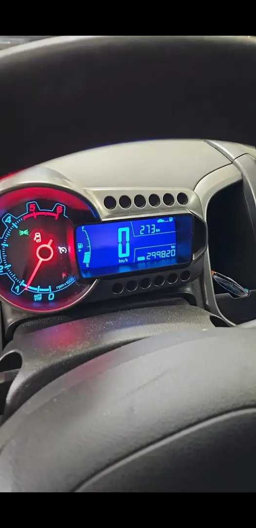 Chevrolet Aveo 1.3D LT Белый - 2