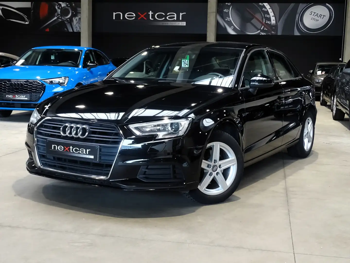 Audi A3 30TFSI Design Sedan *NAVI-XENON-CRUISE-EURO6d* Noir - 1