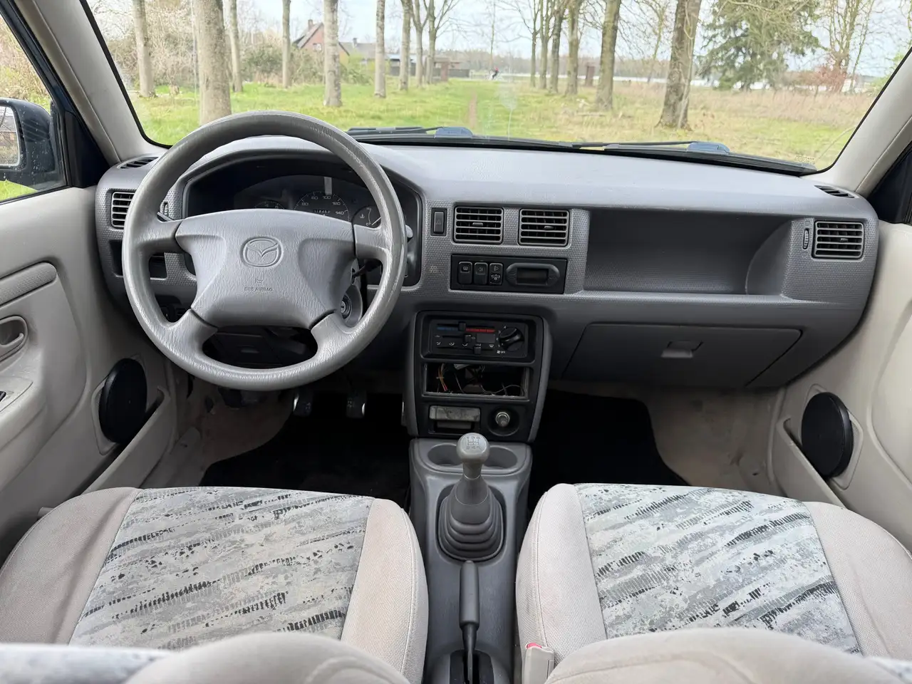 Mazda Demio 1.3 GLX APK 08-12-2026, foto 9