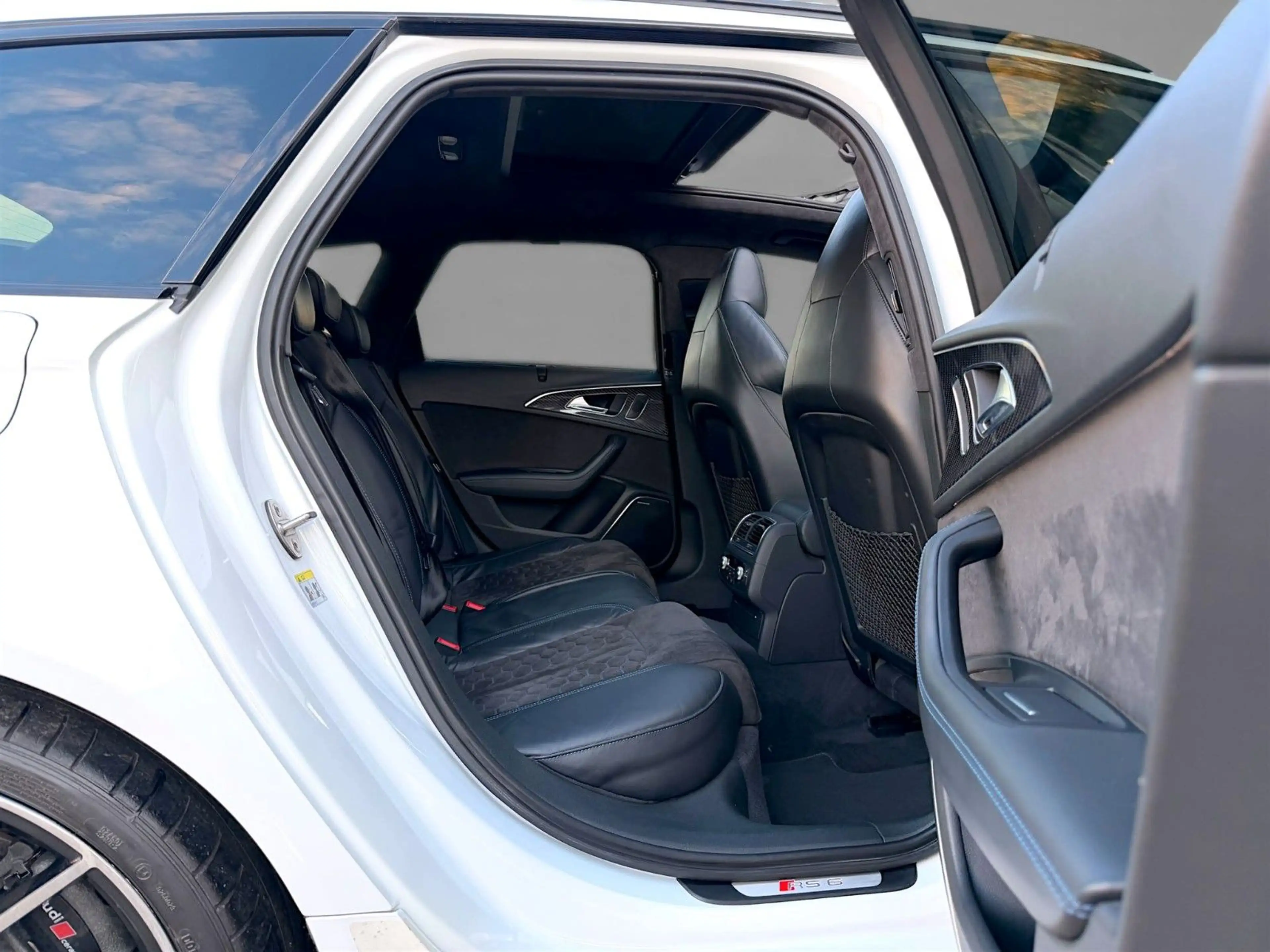 Audi RS6 4.0 TFSI/PANO/B&O/ALCANTARA/HEAD UP/ACC/360° — photo 13