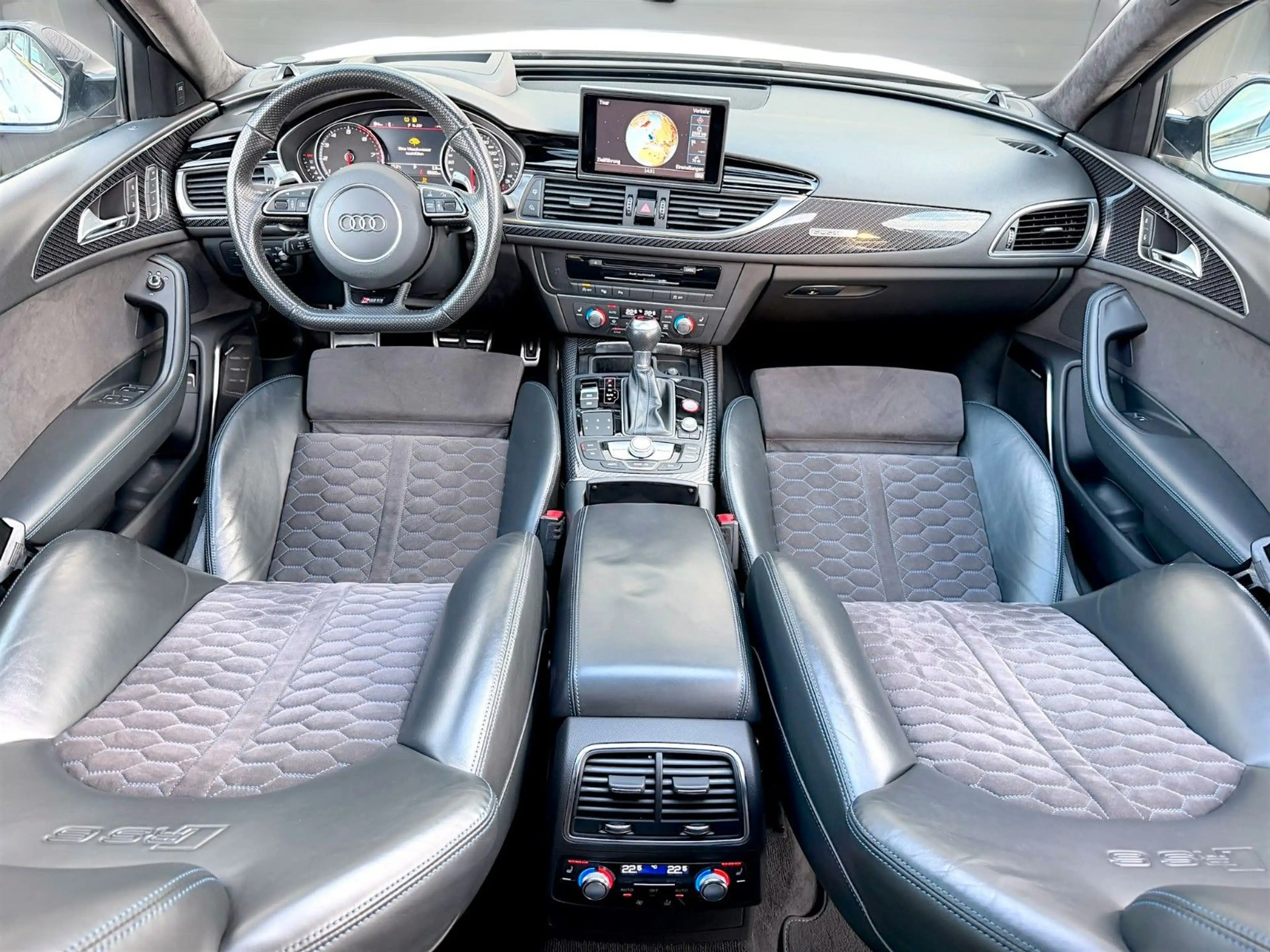 Audi RS6 4.0 TFSI/PANO/B&O/ALCANTARA/HEAD UP/ACC/360° — photo 10