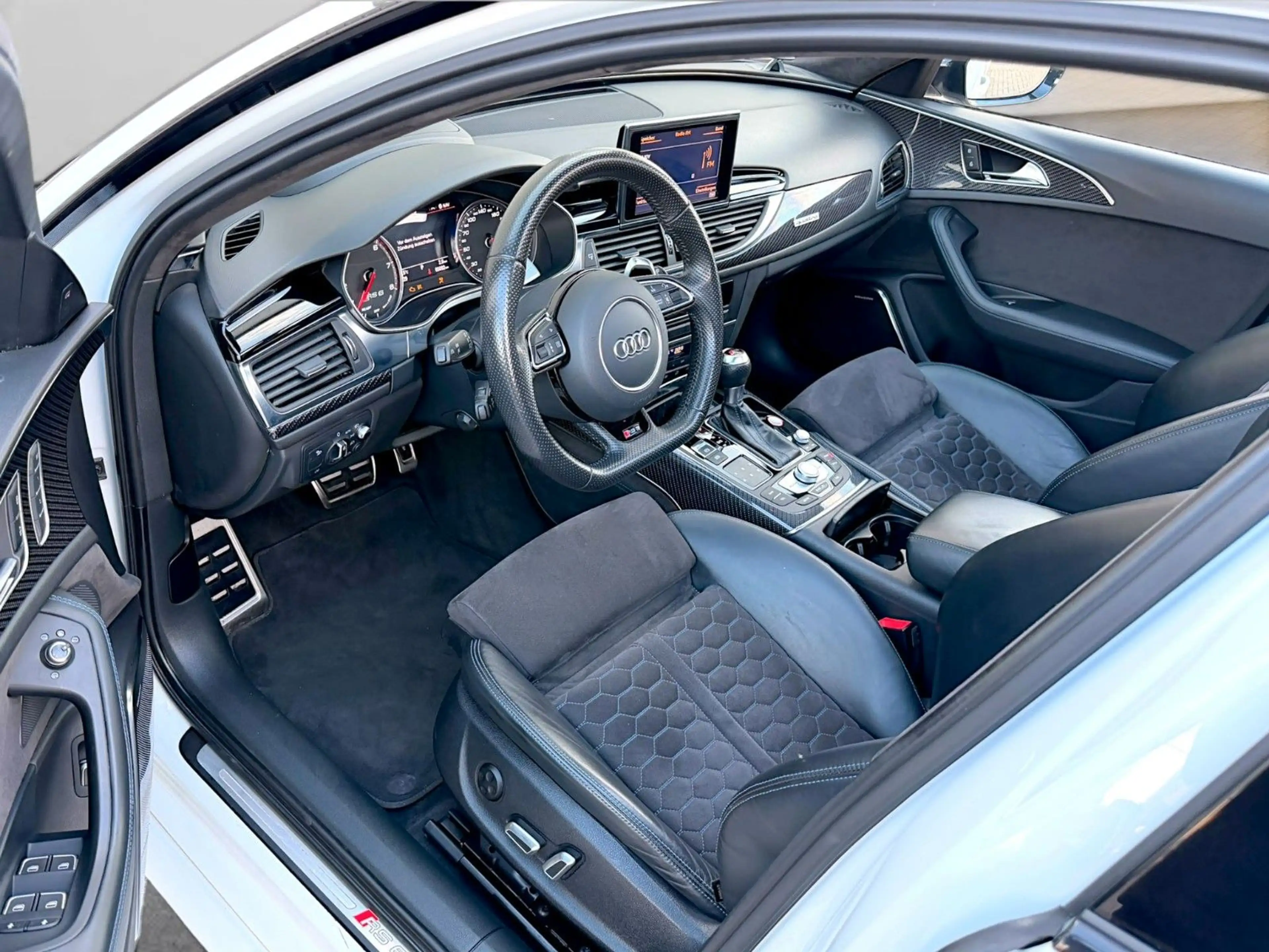 Audi RS6 4.0 TFSI/PANO/B&O/ALCANTARA/HEAD UP/ACC/360° — photo 12