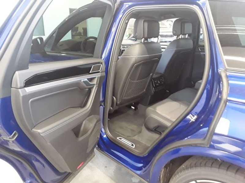 Volkswagen Touareg R-Line 3.0 TDI Sonderleasing! AHK Standh. Allradle — photo 6