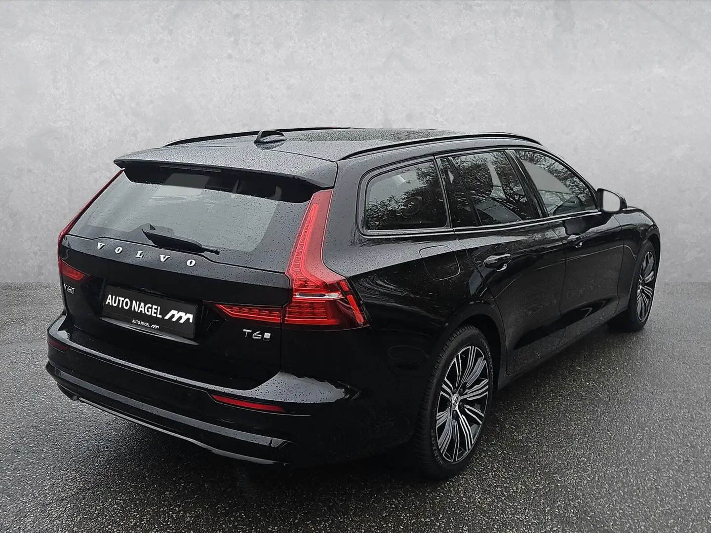 Volvo V60 T6 Twin Eng. AWD PlusDarkPlug-In Licht-Paket ACC Schwarz - 2