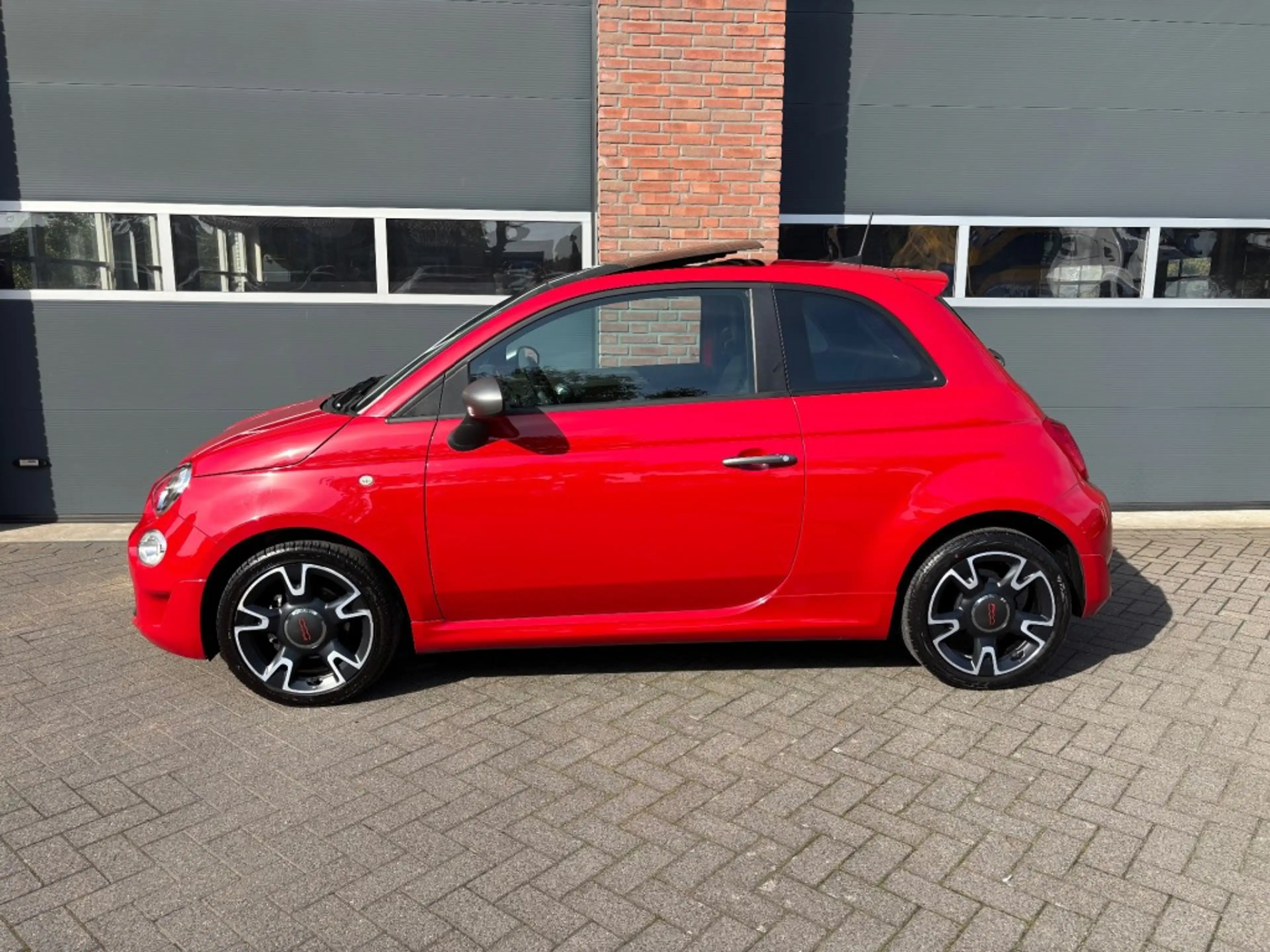Fiat 500 1.0 HYBRID SPORT — photo 2