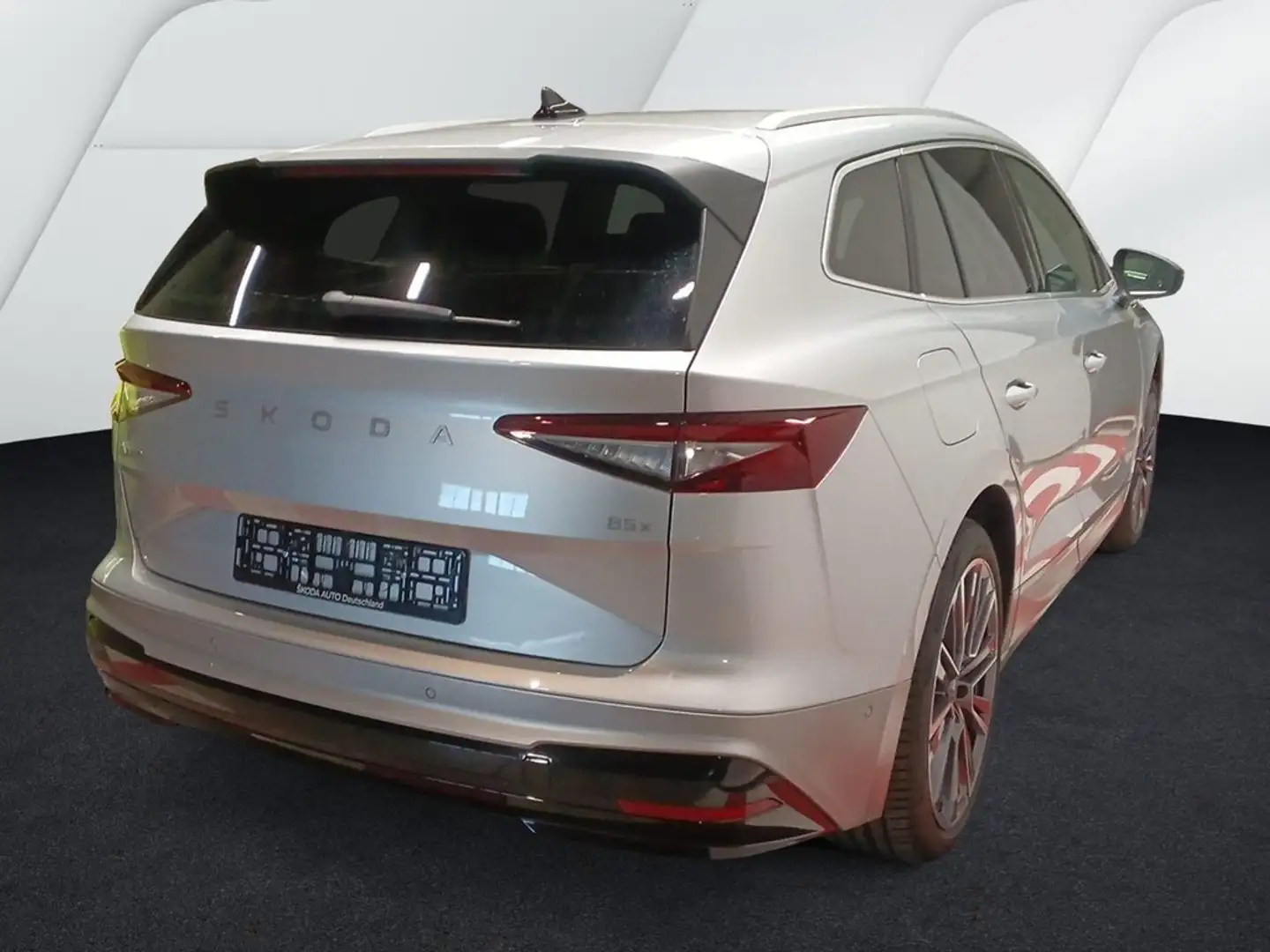 Skoda Enyaq 85x ecoSuite Maxx, Pano, AHK Silber - 2