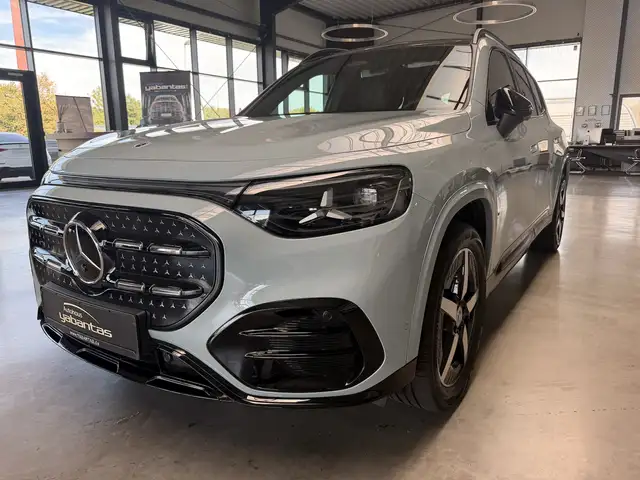 Mercedes-Benz GLB 250 + EQ AMG Keyless Night 360°