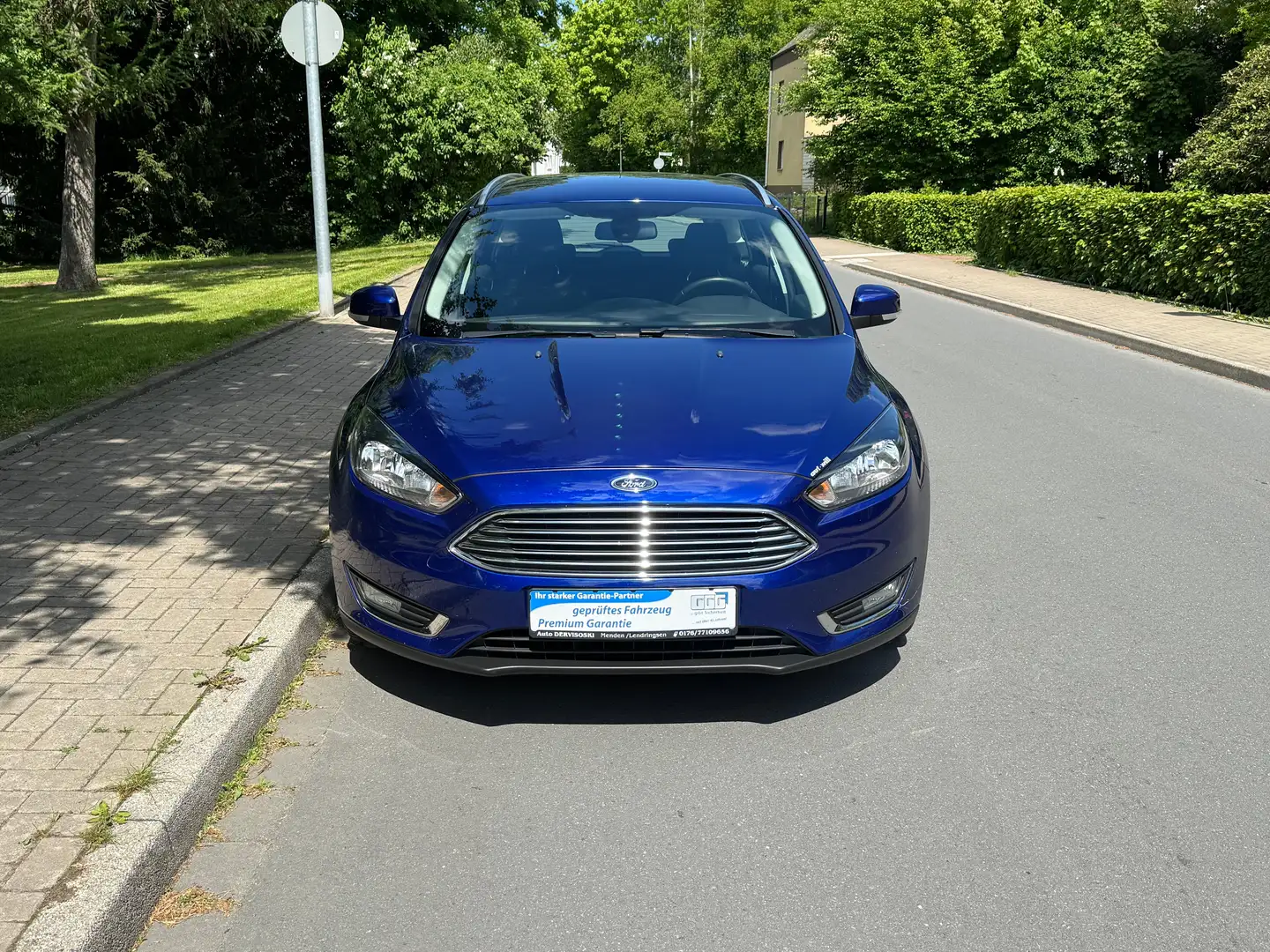 Ford Focus Titanium. 1 HAND  Scheckheftgepflegt Blau - 2