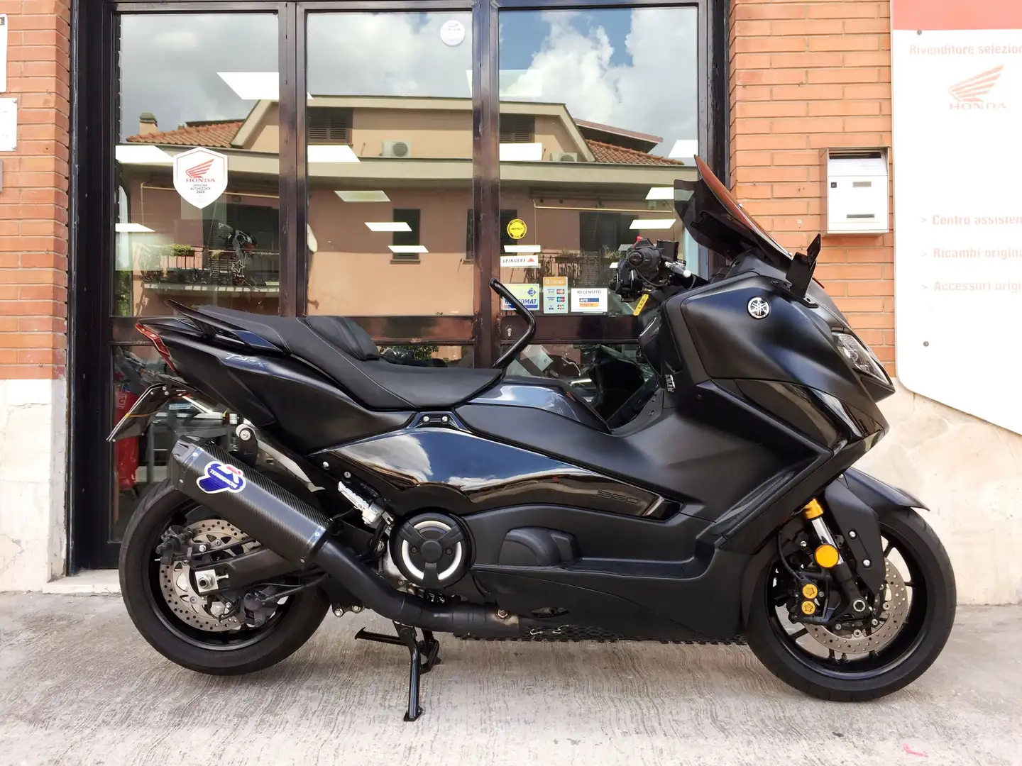 Yamaha TMAX 560 TECH MAX - PERMUTE FINANZIABILE Noir - 1