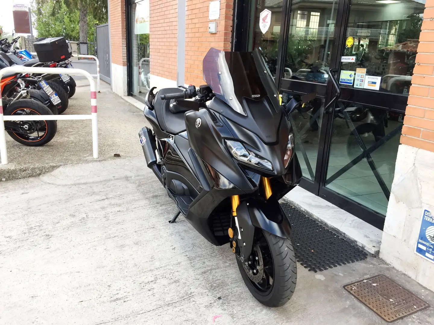 Yamaha TMAX 560 TECH MAX - PERMUTE FINANZIABILE Noir - 2