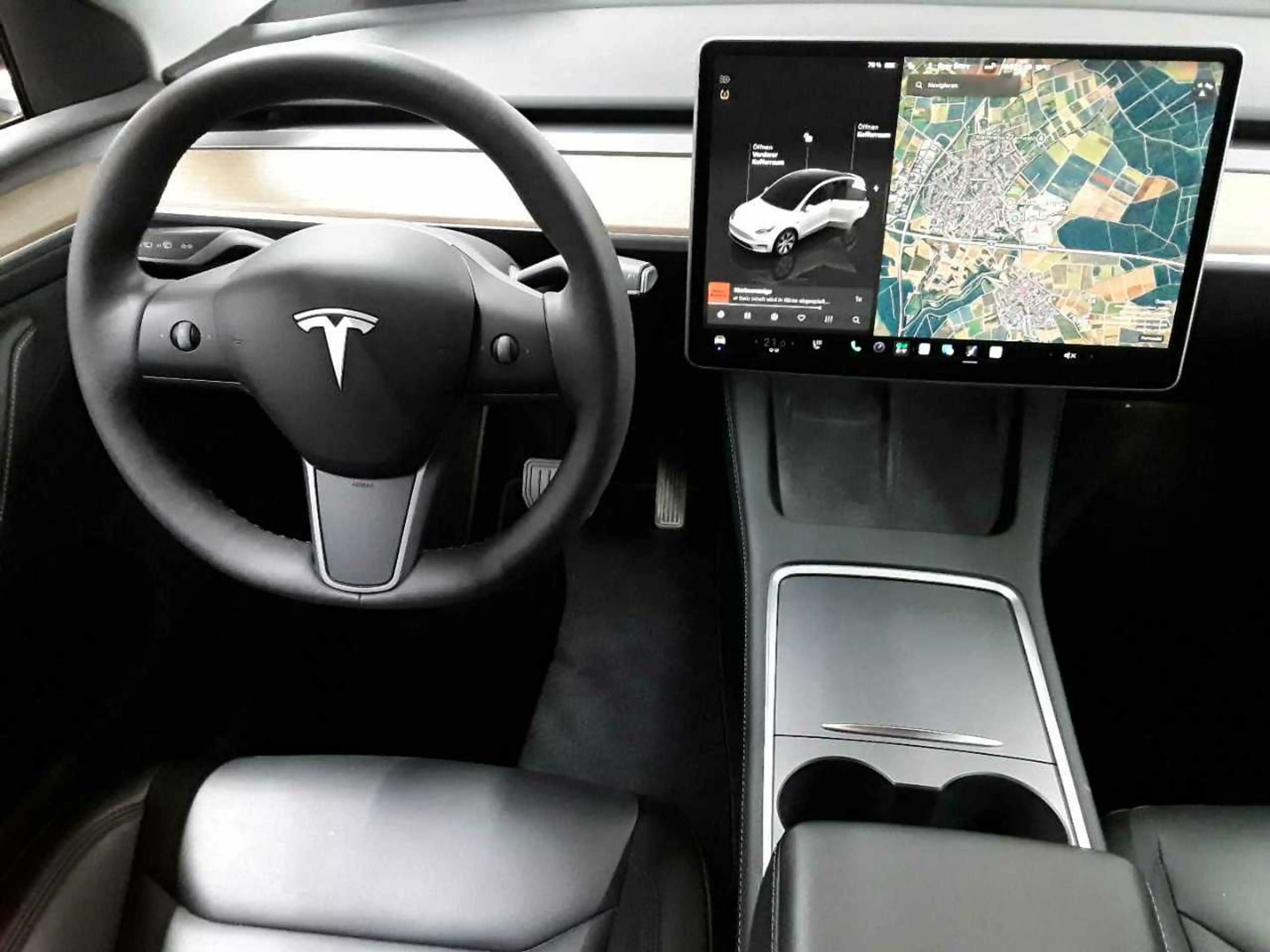 Tesla Model Y Long Range Dual Motor AWD — photo 10