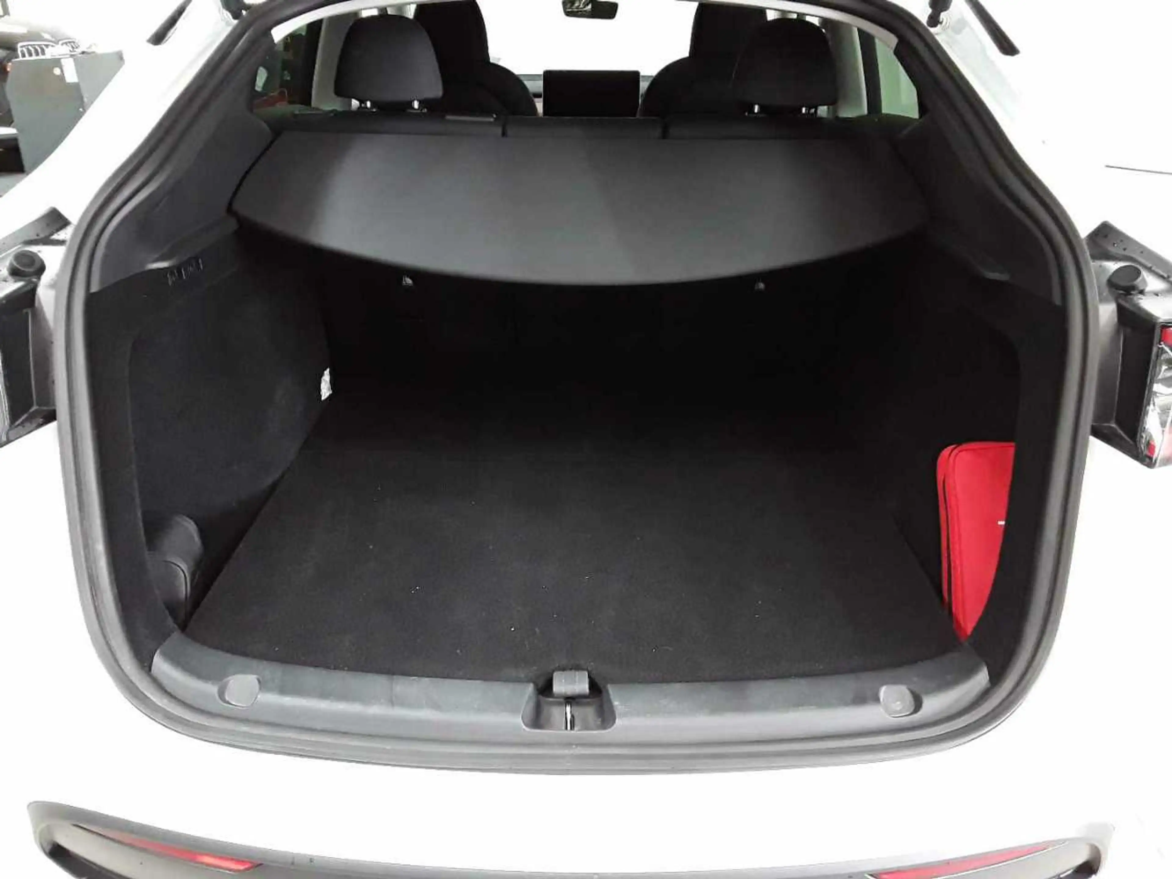 Tesla Model Y Long Range Dual Motor AWD — photo 15