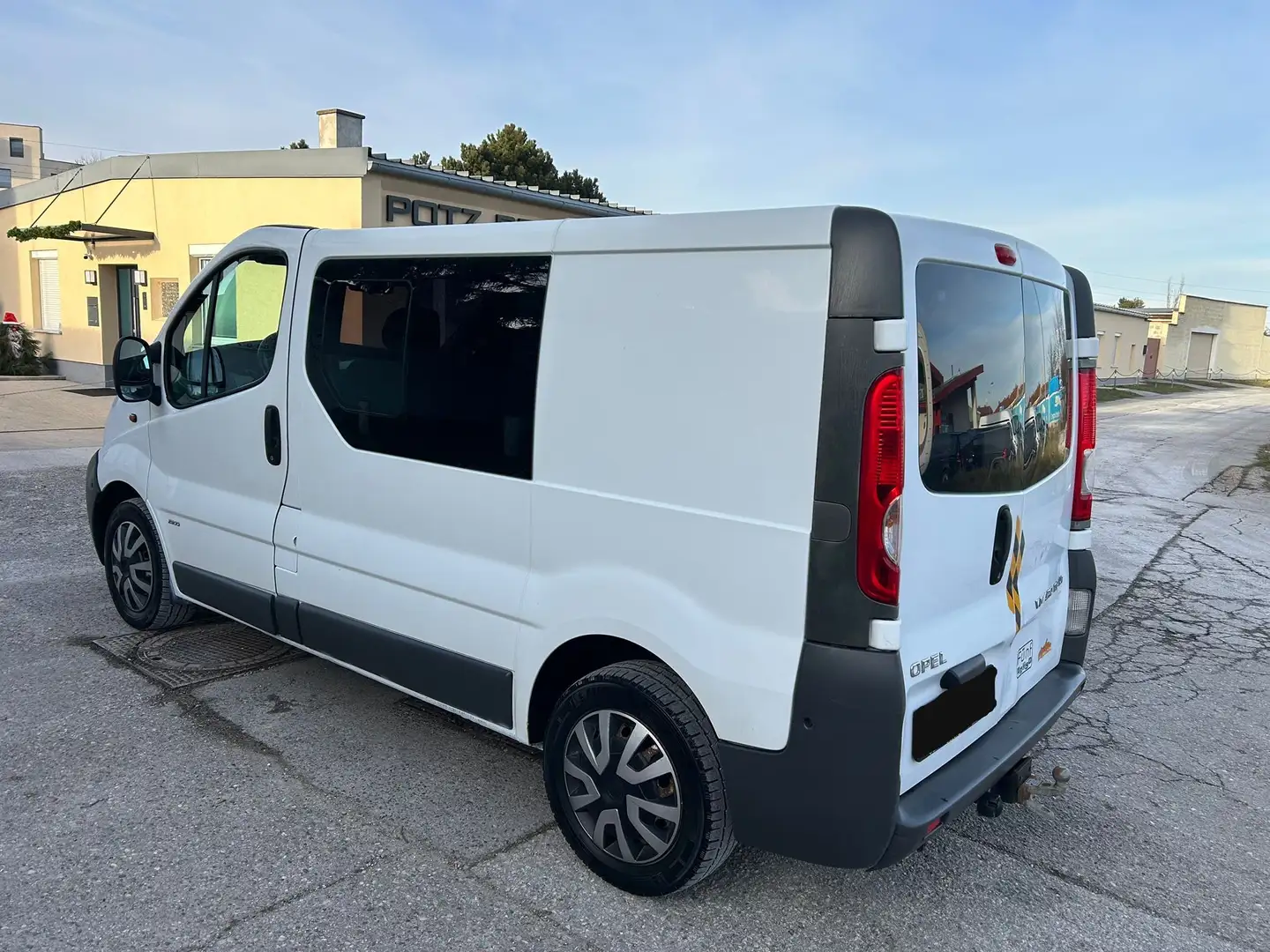 Opel Vivaro 1.9D Doppelkabine - 1
