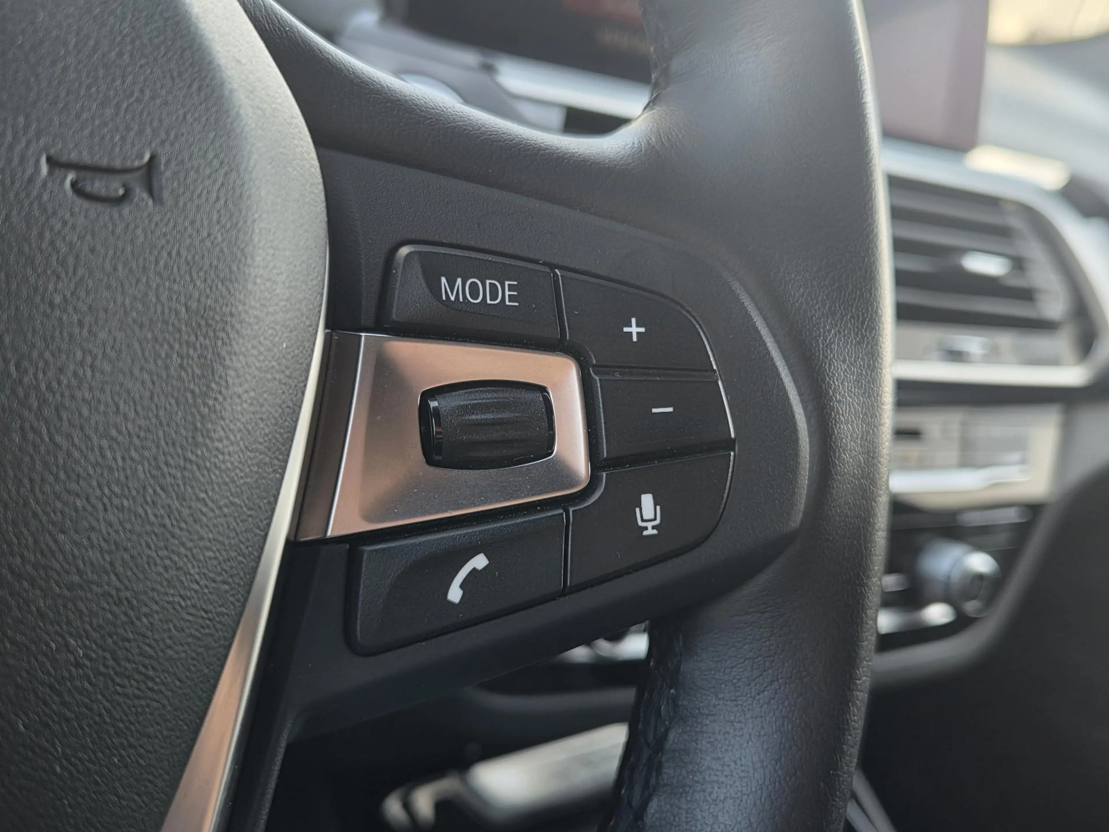 BMW X3 sDrive20i Launch Edition High Executive | Schuif-k — photo 16