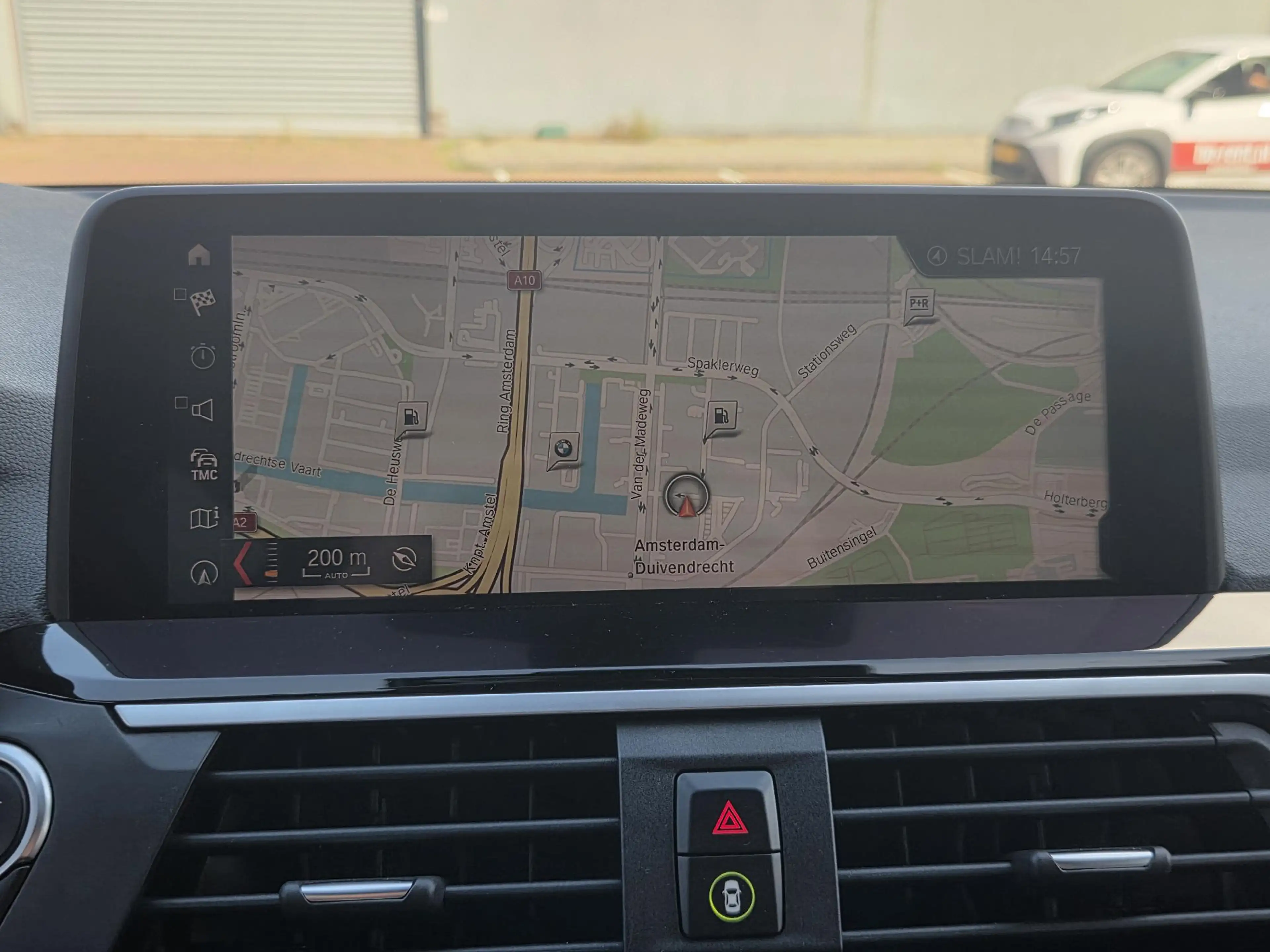 BMW X3 sDrive20i Launch Edition High Executive | Schuif-k — photo 15