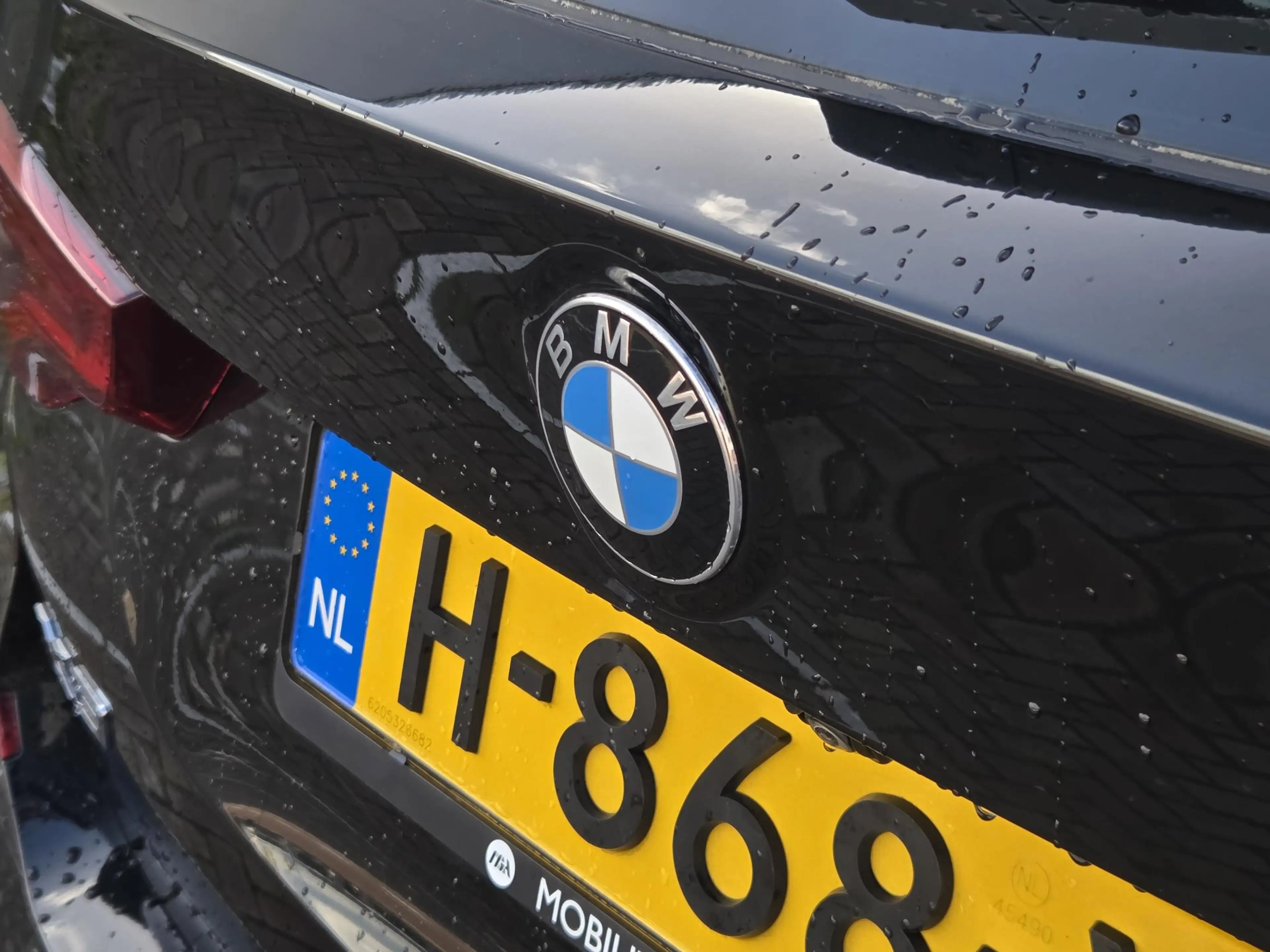 BMW X3 sDrive20i Launch Edition High Executive | Schuif-k — photo 9