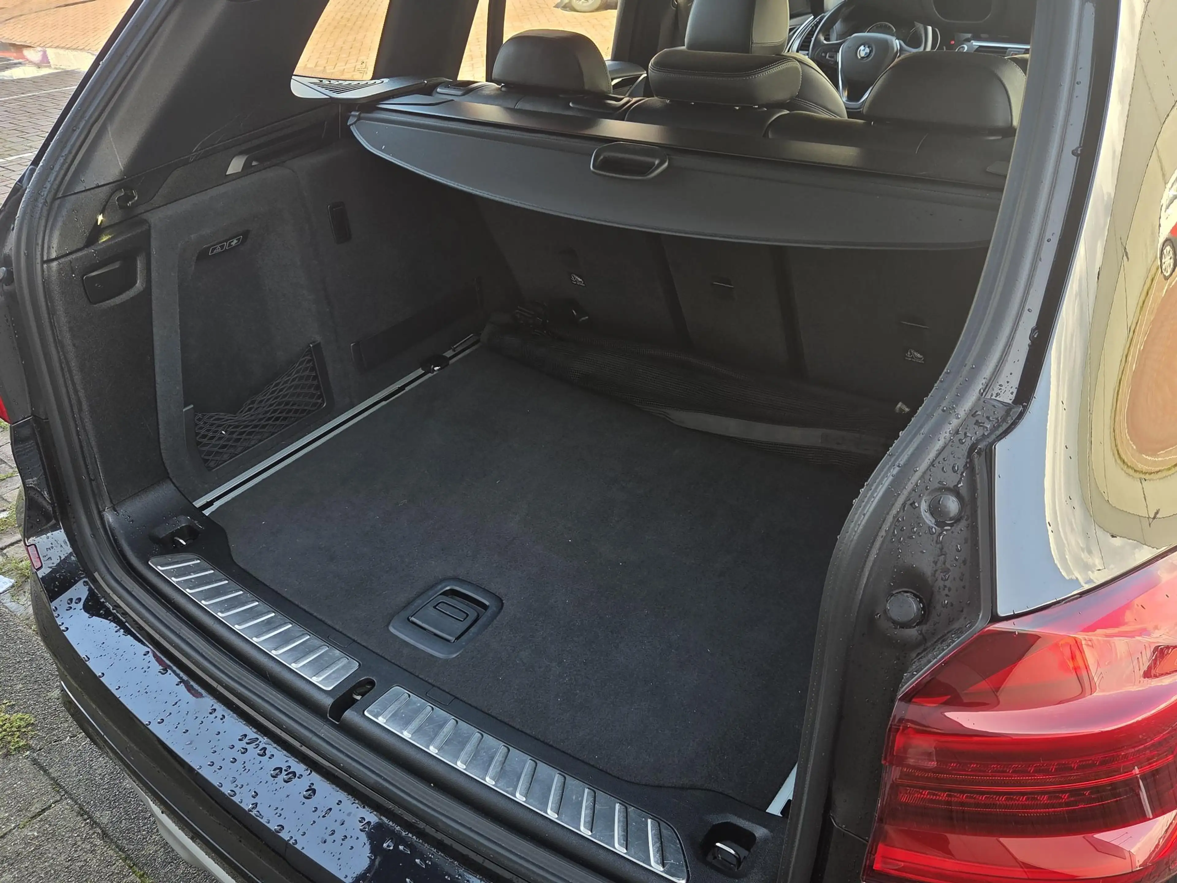 BMW X3 sDrive20i Launch Edition High Executive | Schuif-k — photo 23