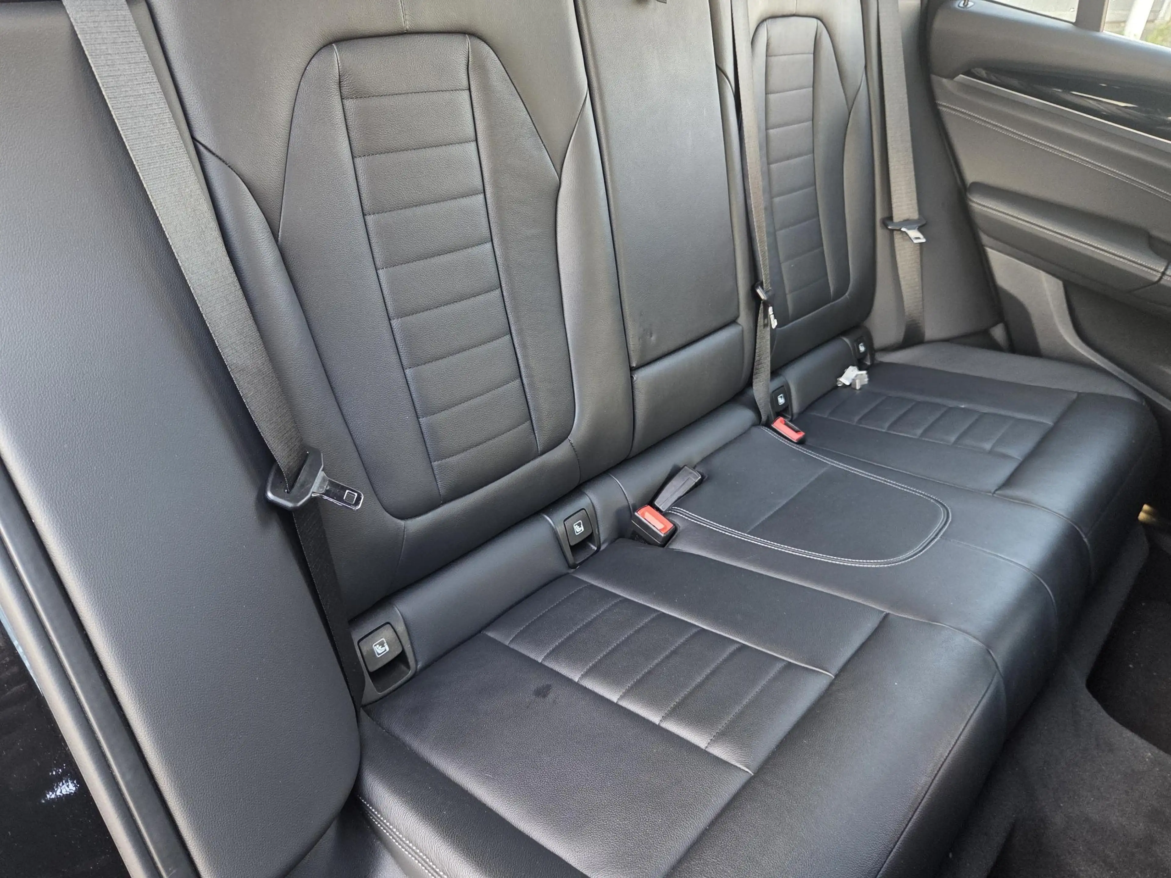 BMW X3 sDrive20i Launch Edition High Executive | Schuif-k — photo 8
